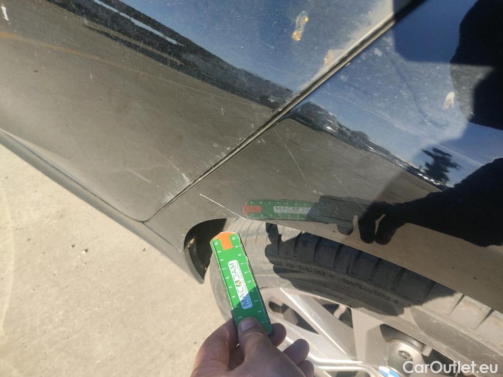  Bmw  Serie 3 BMW  / 2018 / 4P / sedán 318d Auto. #8