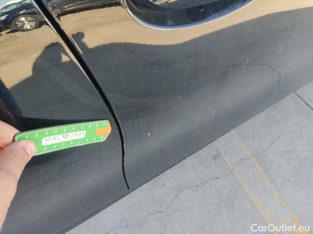  Bmw  Serie 3 BMW  / 2018 / 4P / sedán 318d Auto. #6