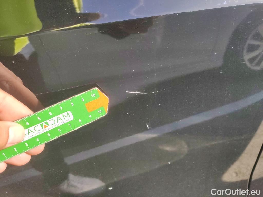  Bmw  Serie 1 BMW  / 2019 / 5P / berlina con portón 116d #9