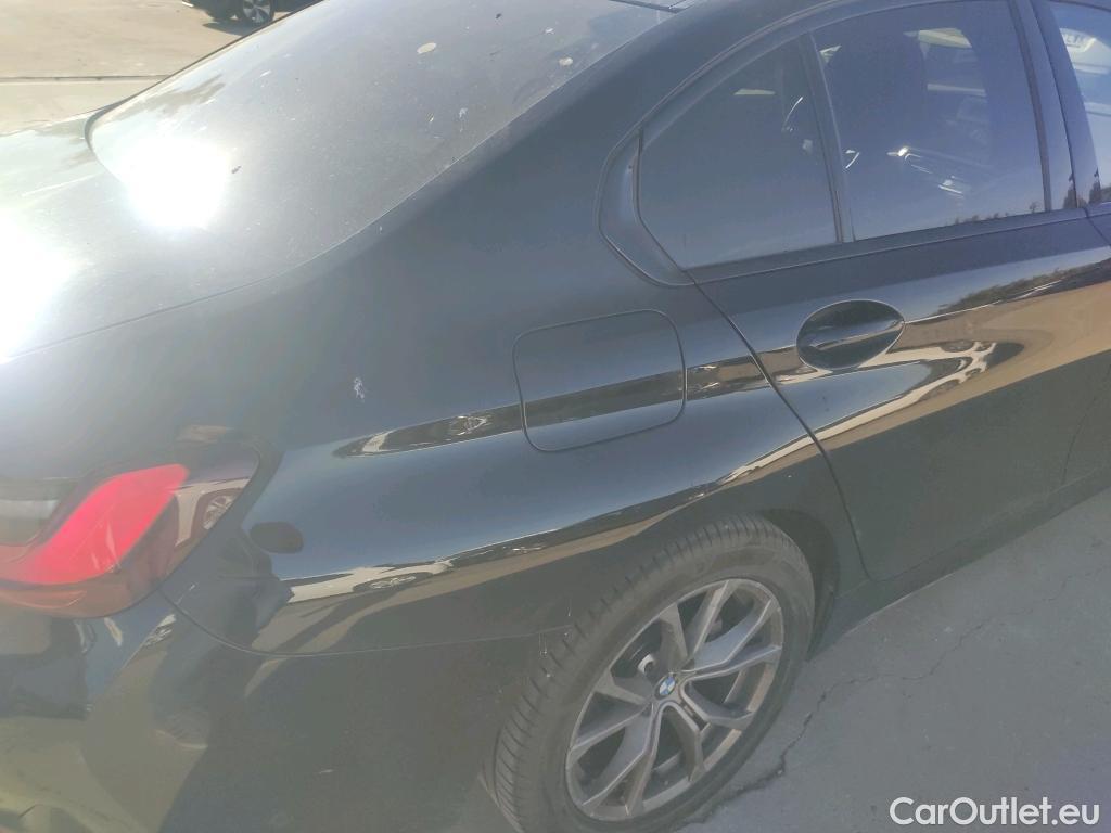  Bmw  Serie 3 BMW  / 2018 / 4P / sedán 318d Auto. #21