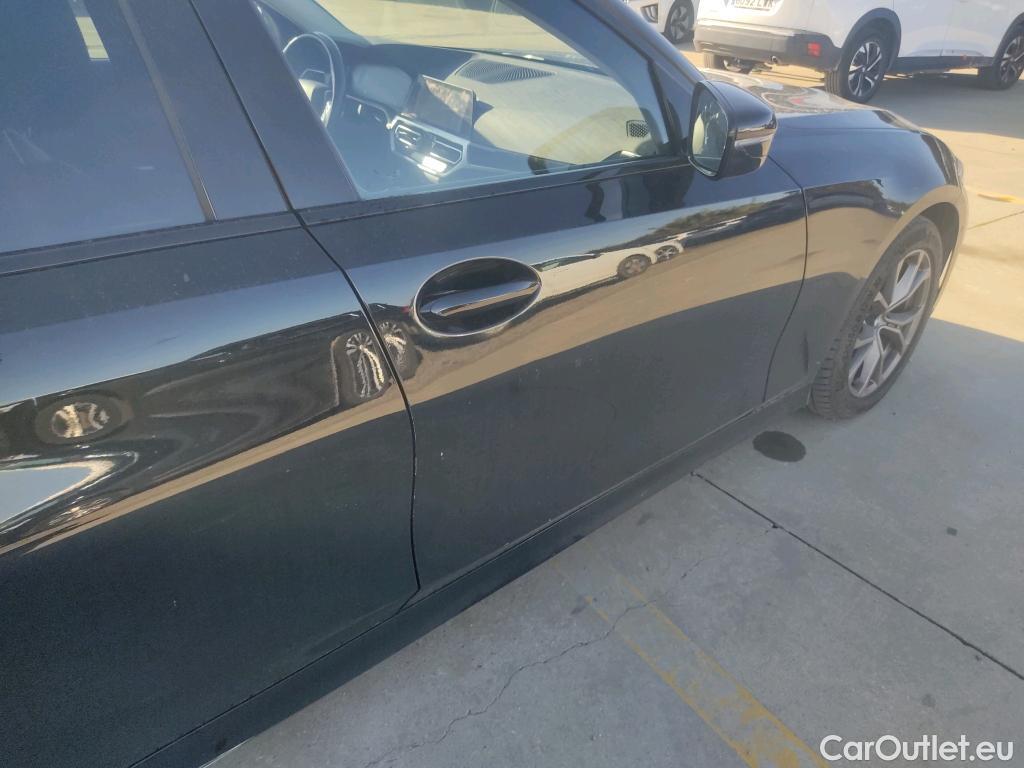  Bmw  Serie 3 BMW  / 2018 / 4P / sedán 318d Auto. #5