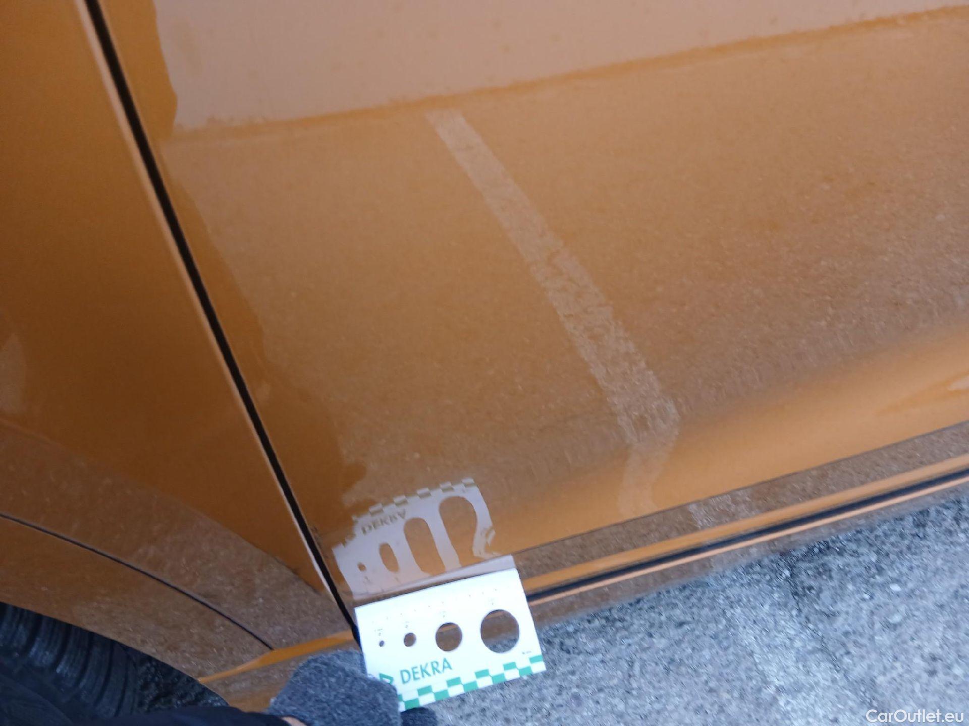  Audi  Q8 AUDI  / 2018 / 5P / todoterreno 60 TFSIe S Line 250kW quattro tiptronic #4