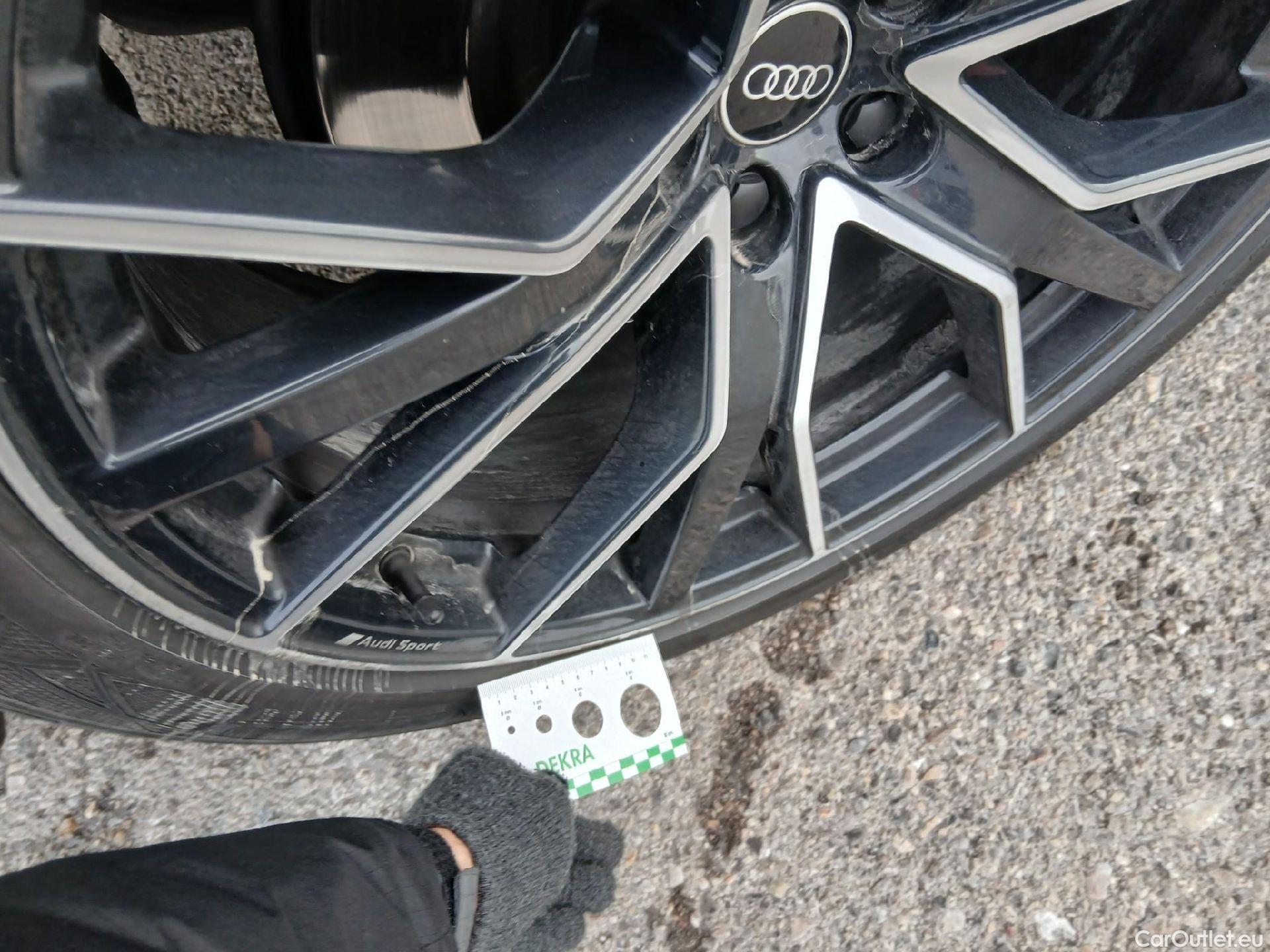  Audi  Q8 AUDI  / 2018 / 5P / todoterreno 60 TFSIe S Line 250kW quattro tiptronic #15