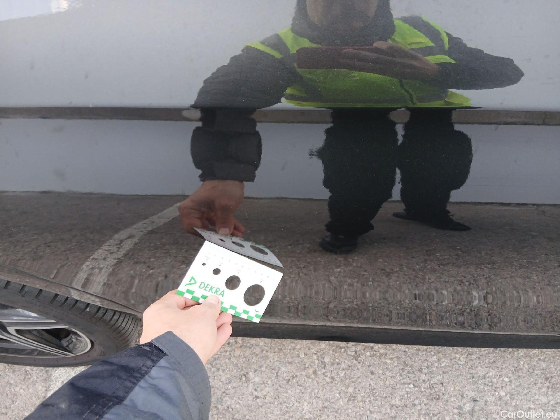  Mercedes  E-Klasse MERCEDES-BENZ Clase E / 2020 / 4P / sedán E 300 de 4MATIC #13