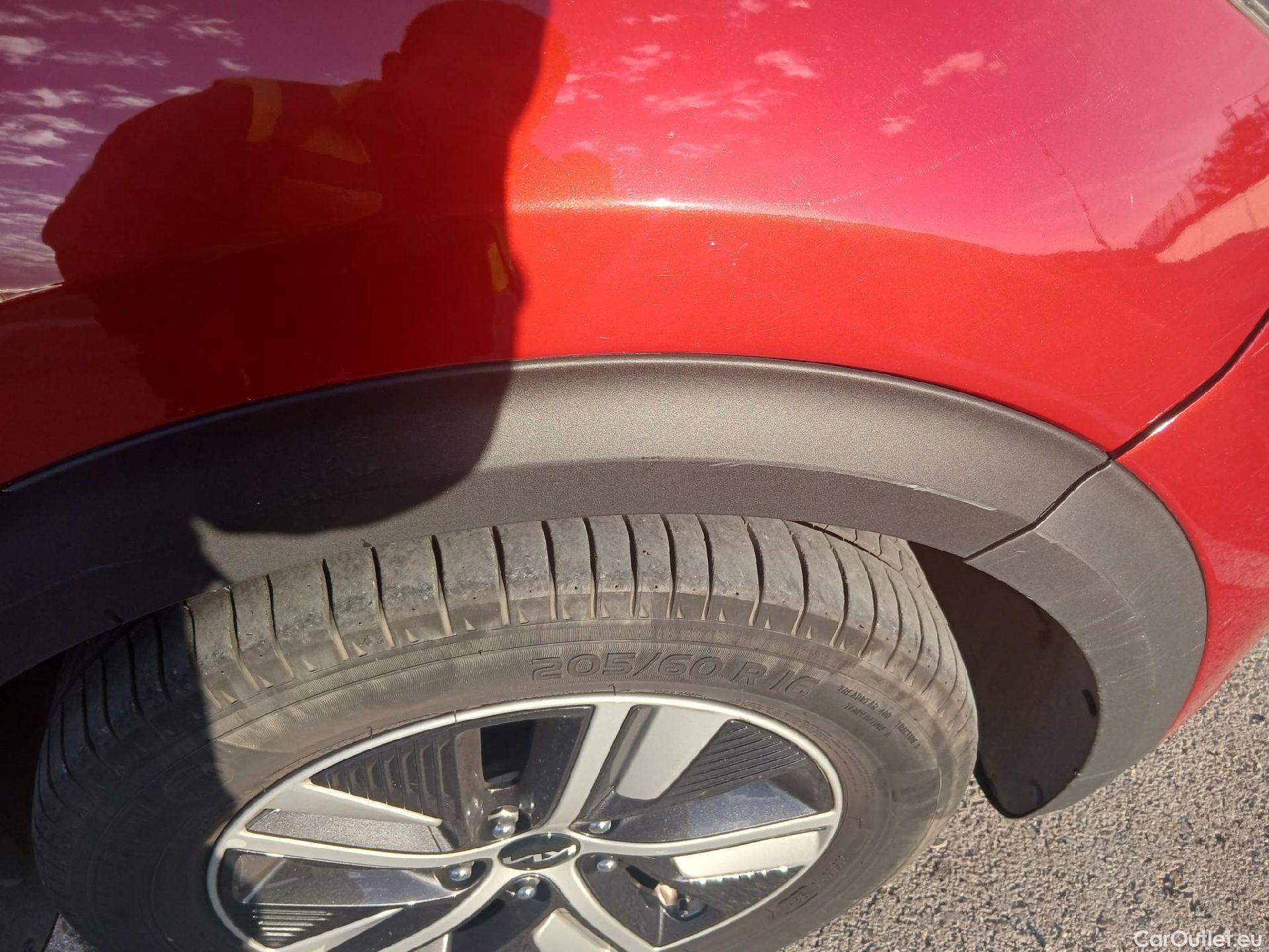  KIA  Niro KIA  / 2019 / 5P / crossover 1.6 GDi PHEV 104kW (141CV) Drive #36