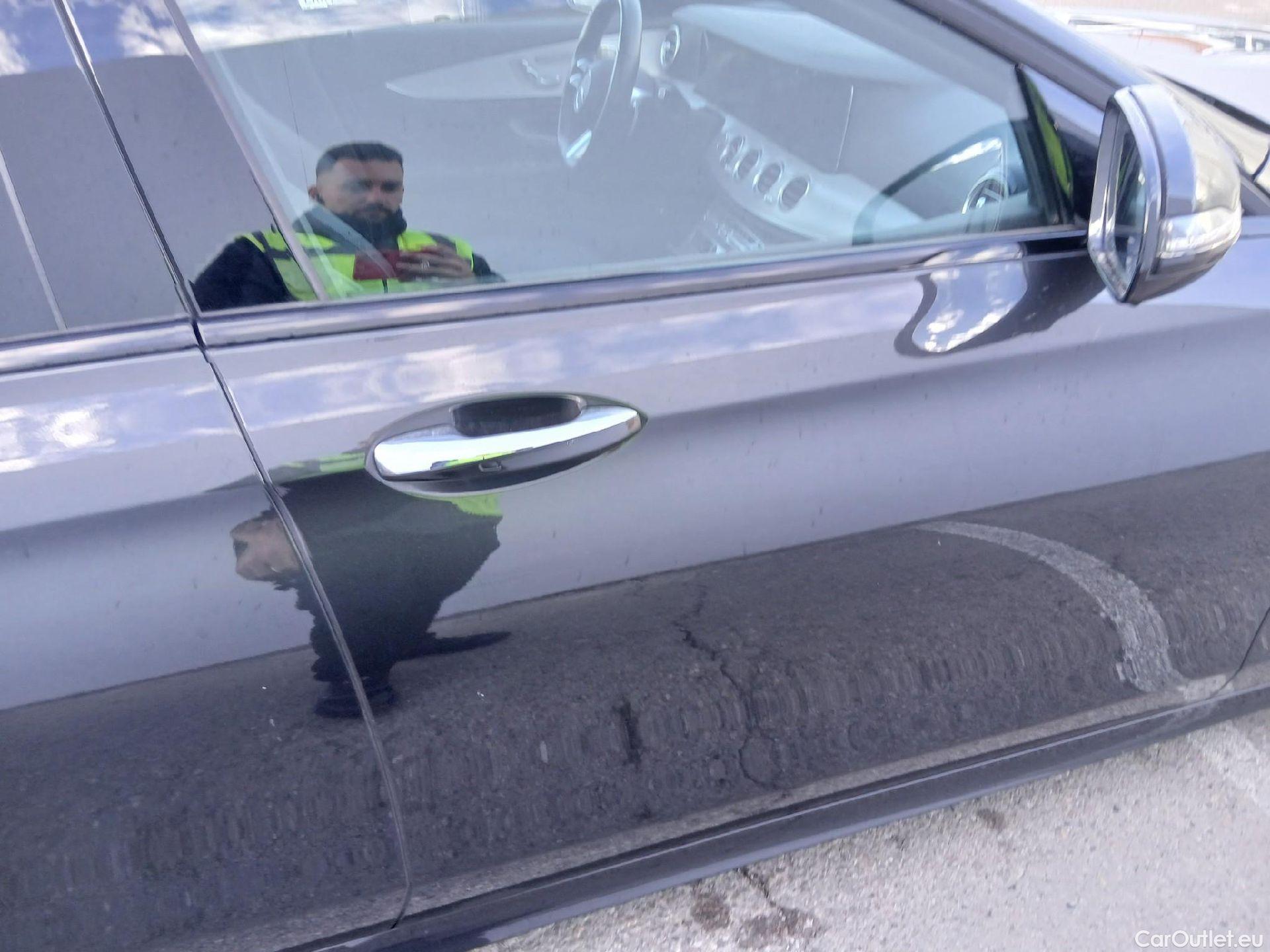  Mercedes  E-Klasse MERCEDES-BENZ Clase E / 2020 / 4P / sedán E 300 de 4MATIC #16