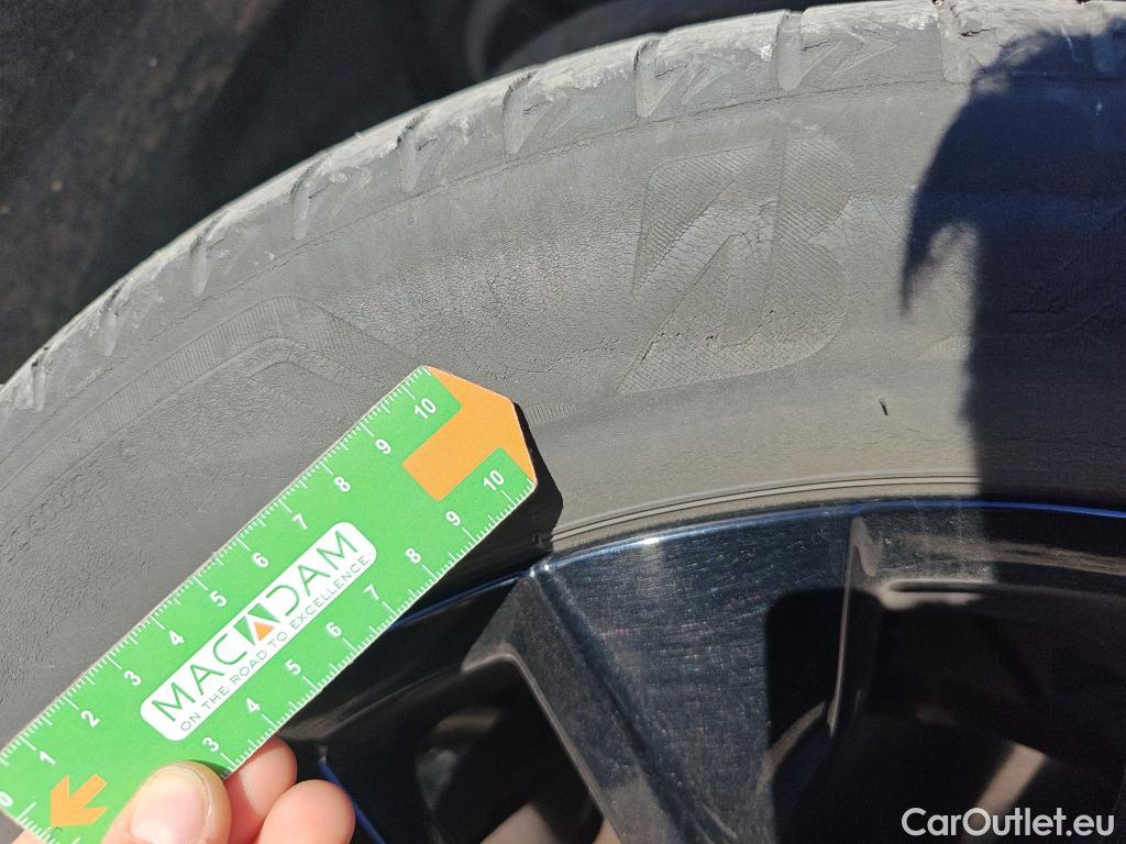  Toyota  RAV4 TOYOTA  / 2018 / 5P / todoterreno 2.5l 220H Style #8