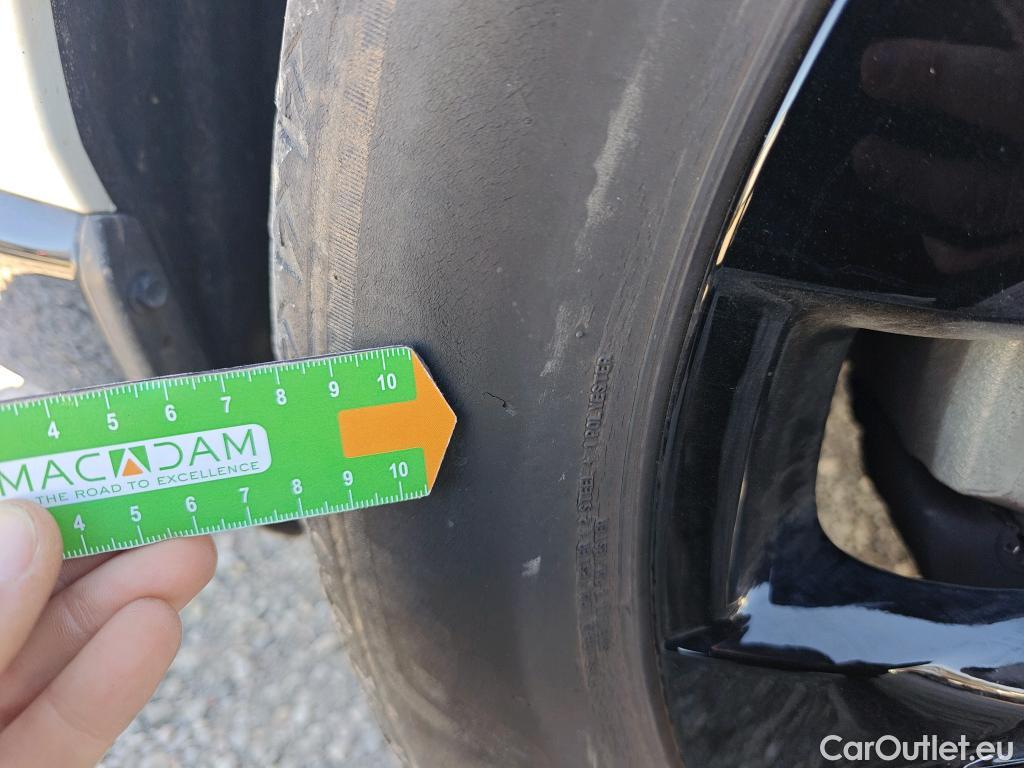  Toyota  RAV4 TOYOTA  / 2018 / 5P / todoterreno 2.5l 220H Style #1