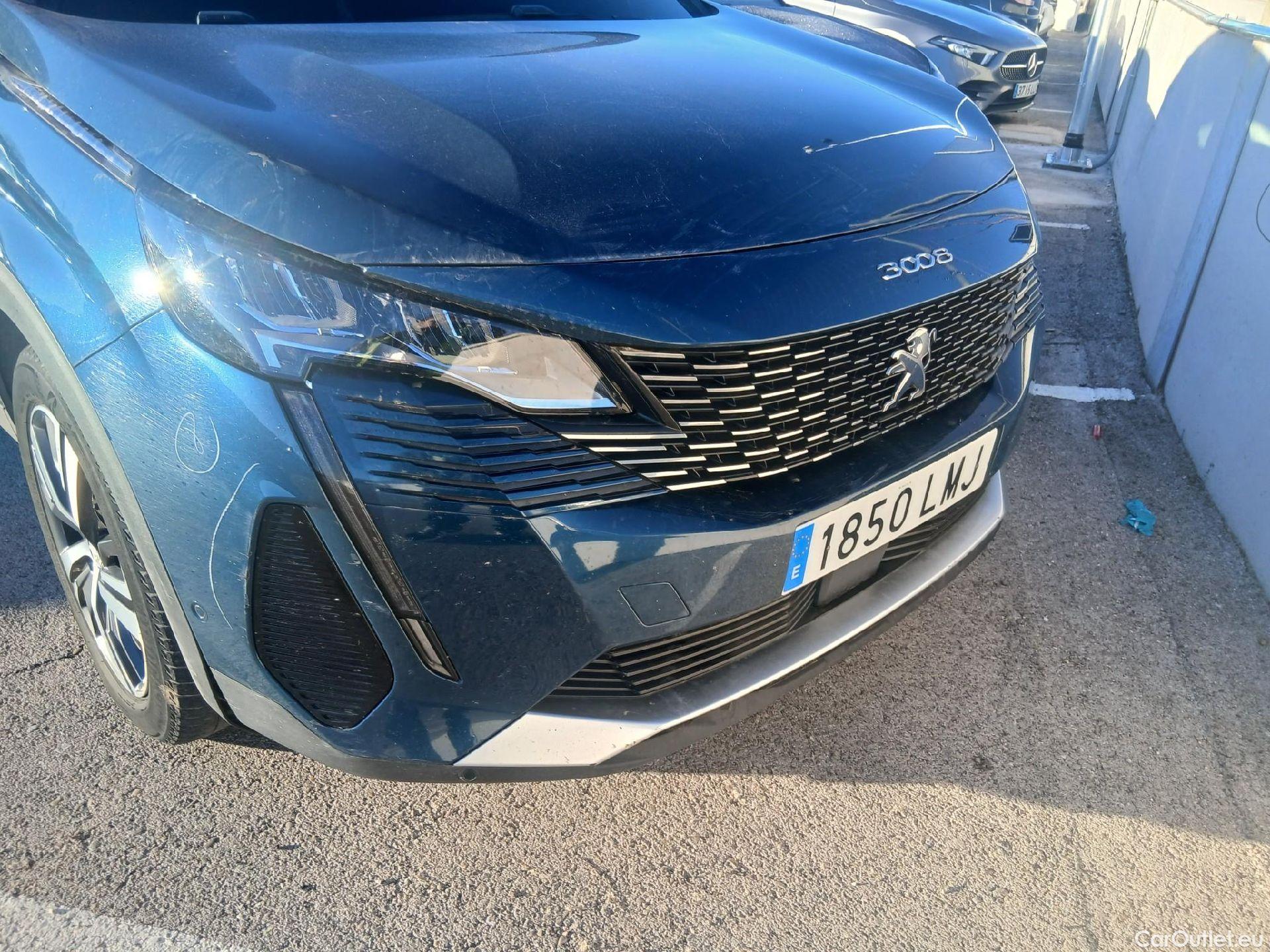  Peugeot  3008 PEUGEOT  / 2020 / 5P / todoterreno 1.5 BlueHDi 96kW S&S Allure Pack EAT8 #20