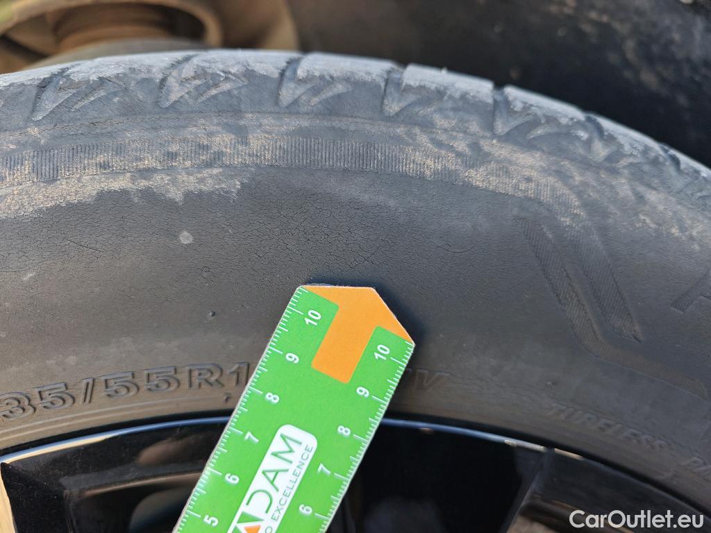  Toyota  RAV4 TOYOTA  / 2018 / 5P / todoterreno 2.5l 220H Style #4