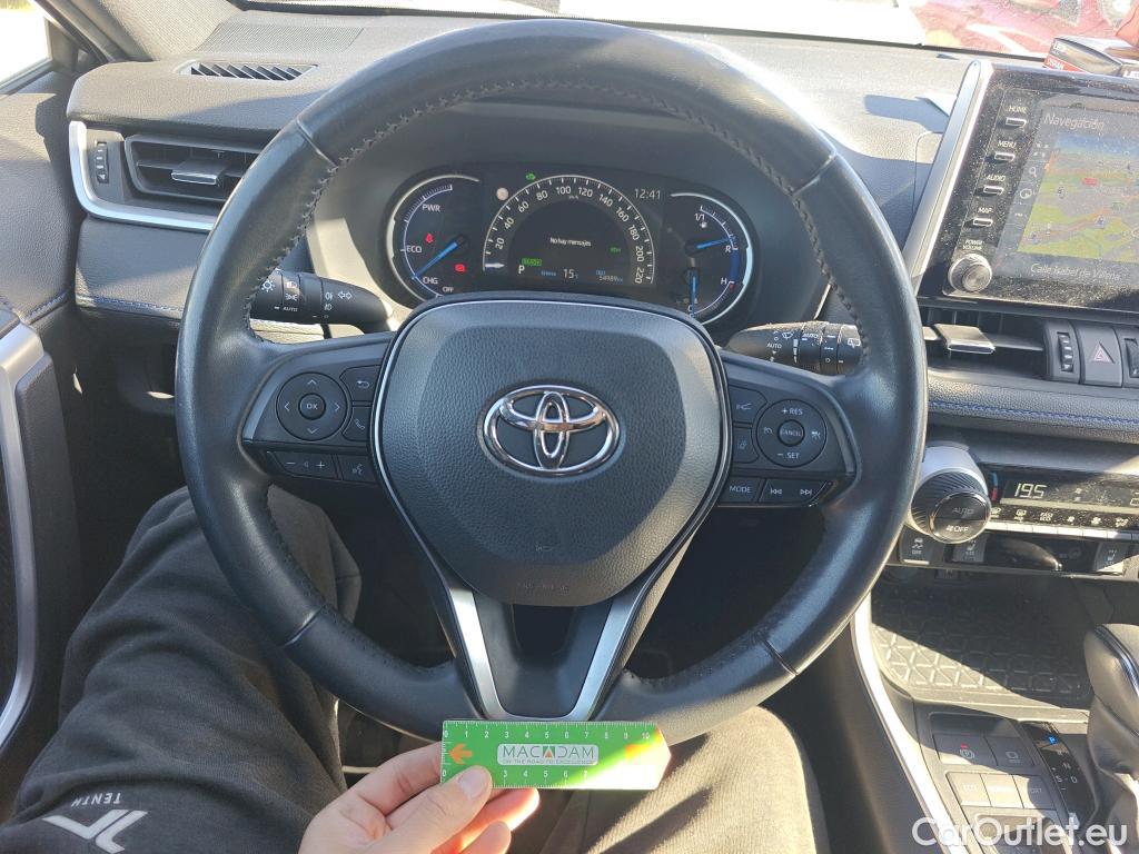  Toyota  RAV4 TOYOTA  / 2018 / 5P / todoterreno 2.5l 220H Style #15