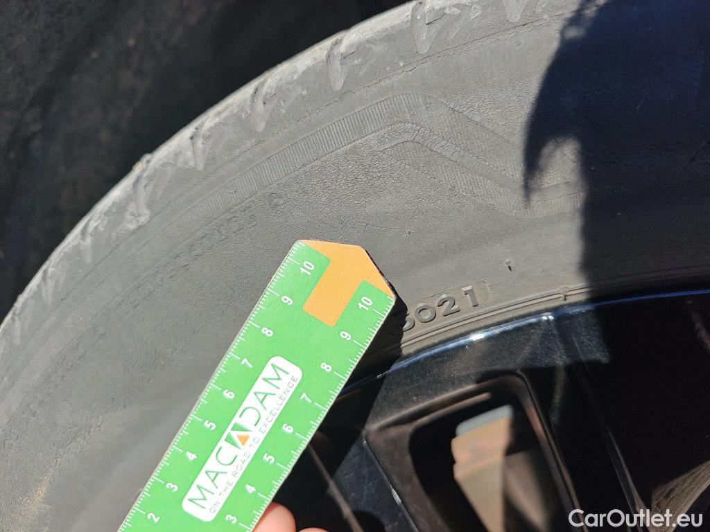  Toyota  RAV4 TOYOTA  / 2018 / 5P / todoterreno 2.5l 220H Style #6