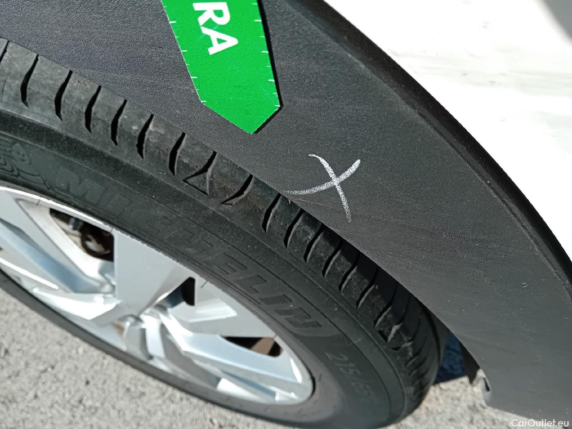  Peugeot  3008 PEUGEOT  / 2020 / 5P / todoterreno 1.5 BlueHDi 96kW (130CV) S&S Active Pack (AC4) #34