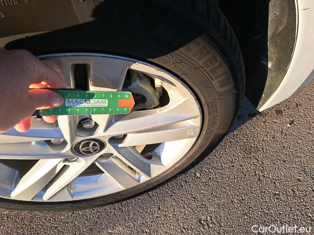  Toyota  Corolla TOYOTA  1.8 125H ACTIVE TECH E-CVT #12