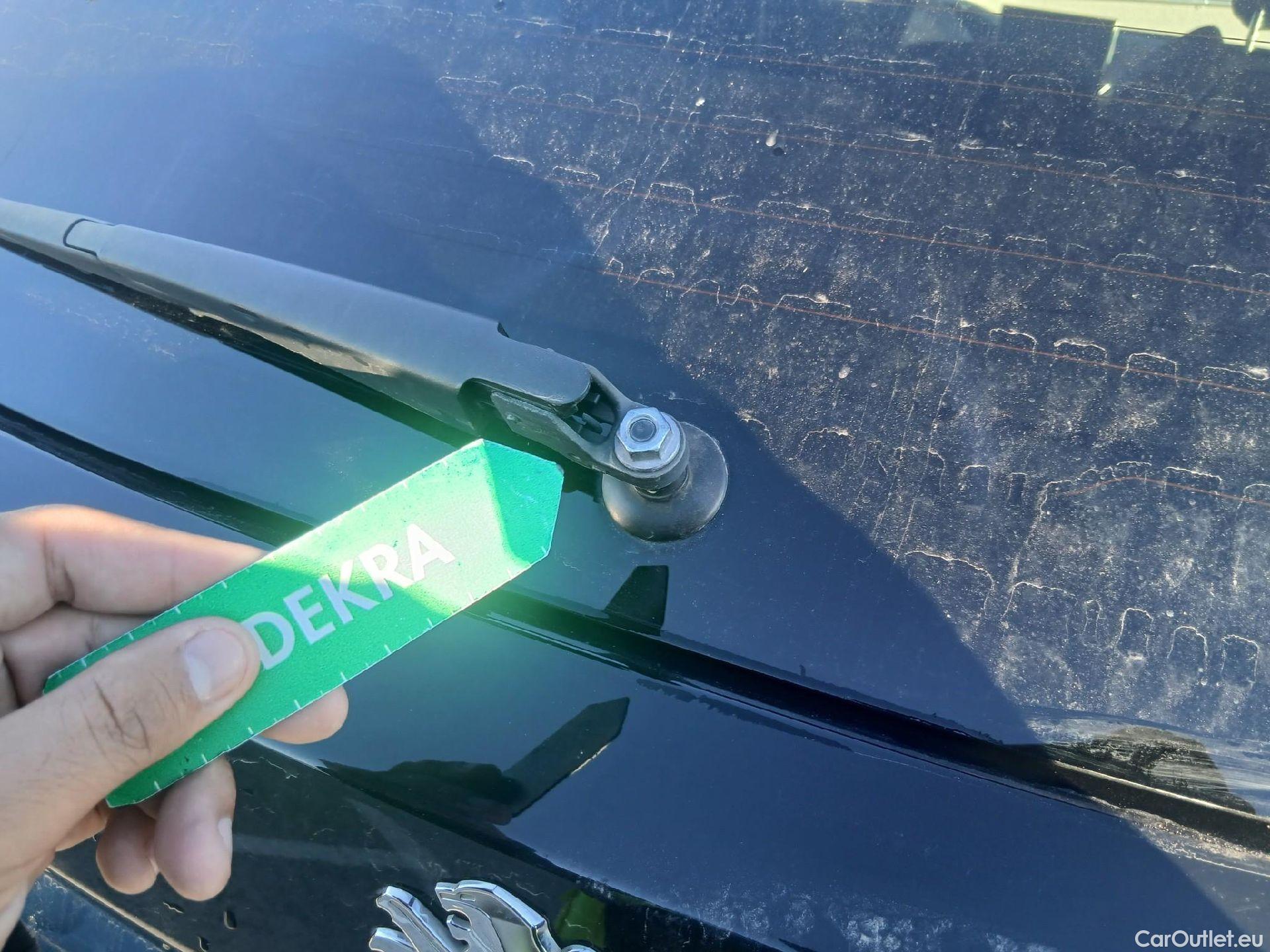  Peugeot  3008 PEUGEOT  / 2020 / 5P / todoterreno 1.5 BlueHDi 96kW S&S Allure Pack EAT8 #41