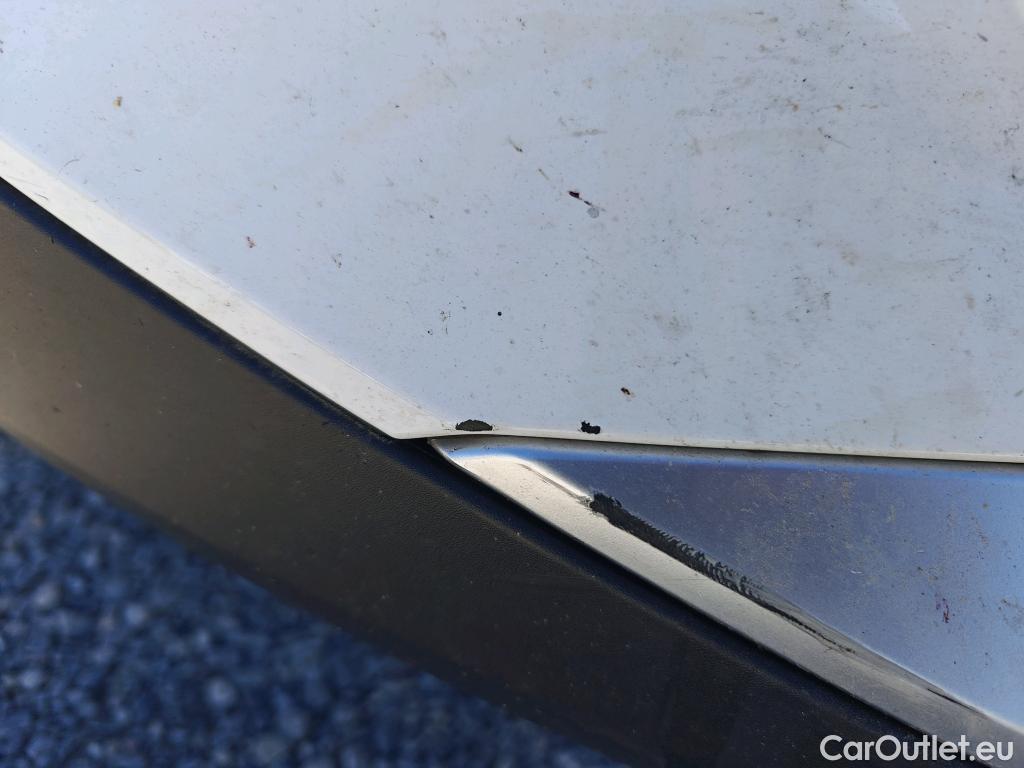  Peugeot  2008 PEUGEOT  / 2019 / 5P / todoterreno Allure BlueHDI 81kW (110CV) #40