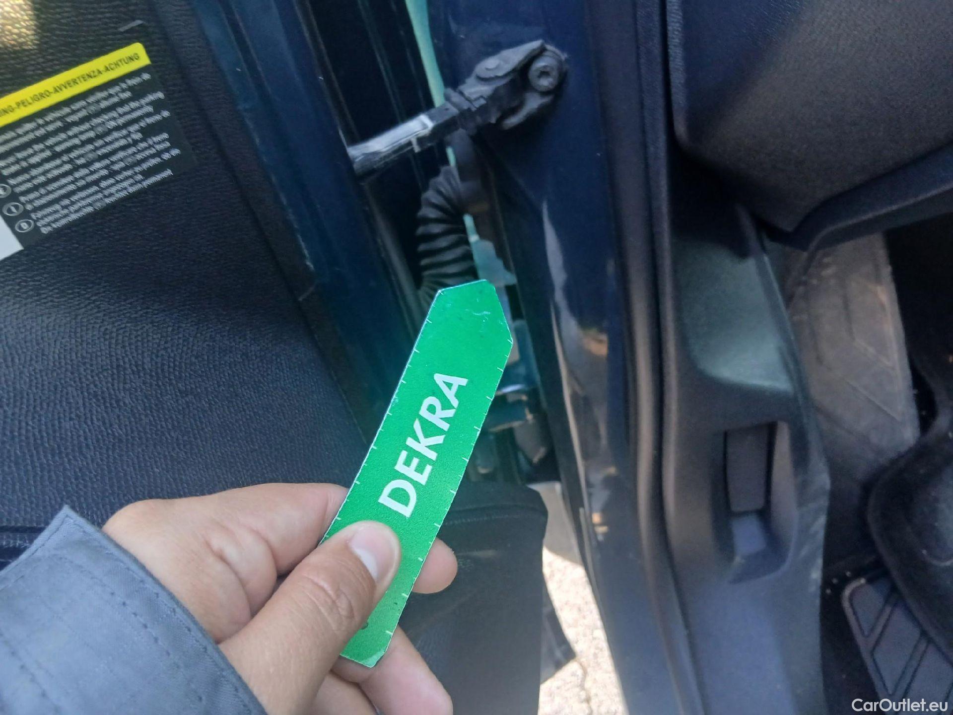  Peugeot  3008 PEUGEOT  / 2020 / 5P / todoterreno 1.5 BlueHDi 96kW S&S Allure Pack EAT8 #19