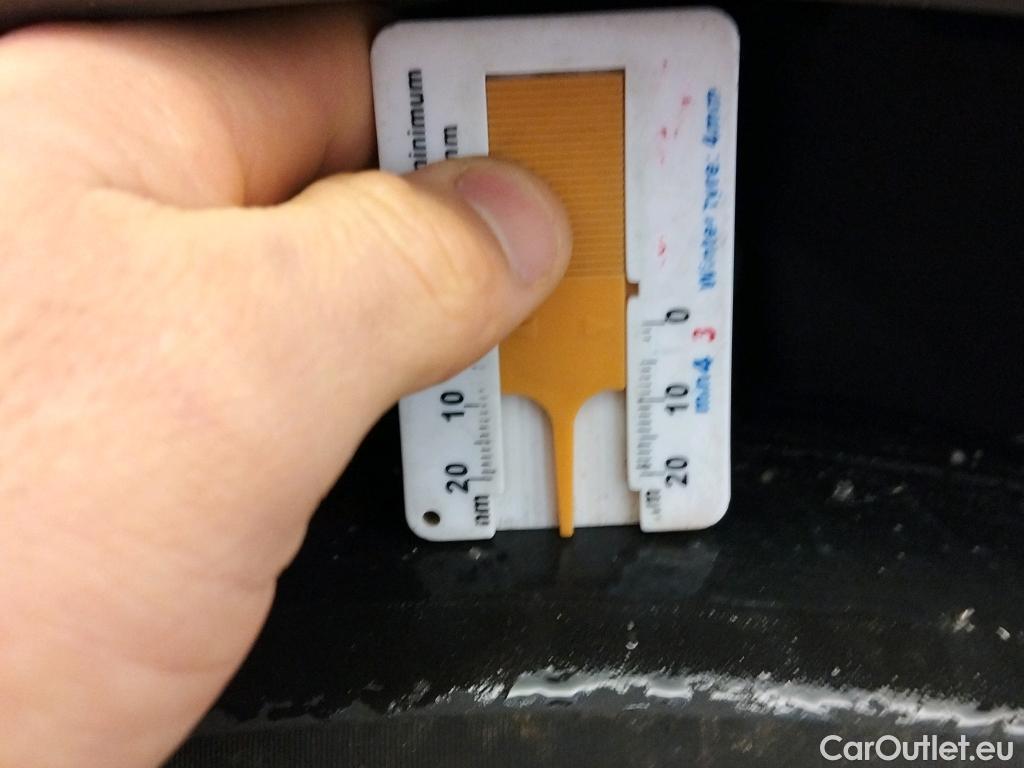  Peugeot  3008 PEUGEOT  Hybrid / 2016 / 5P / todoterreno 225 e-EAT8 Allure #4