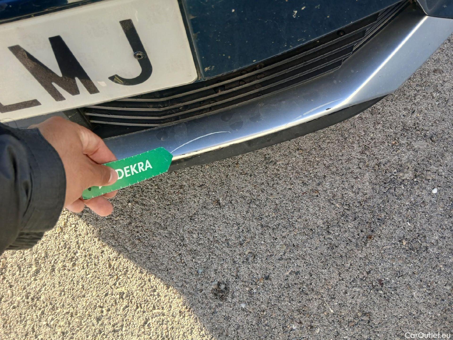  Peugeot  3008 PEUGEOT  / 2020 / 5P / todoterreno 1.5 BlueHDi 96kW S&S Allure Pack EAT8 #23