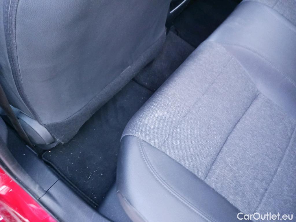  Toyota  Corolla TOYOTA  / 2020 / 5P / berlina con portón 1.8 125H STYLE E-CVT #16