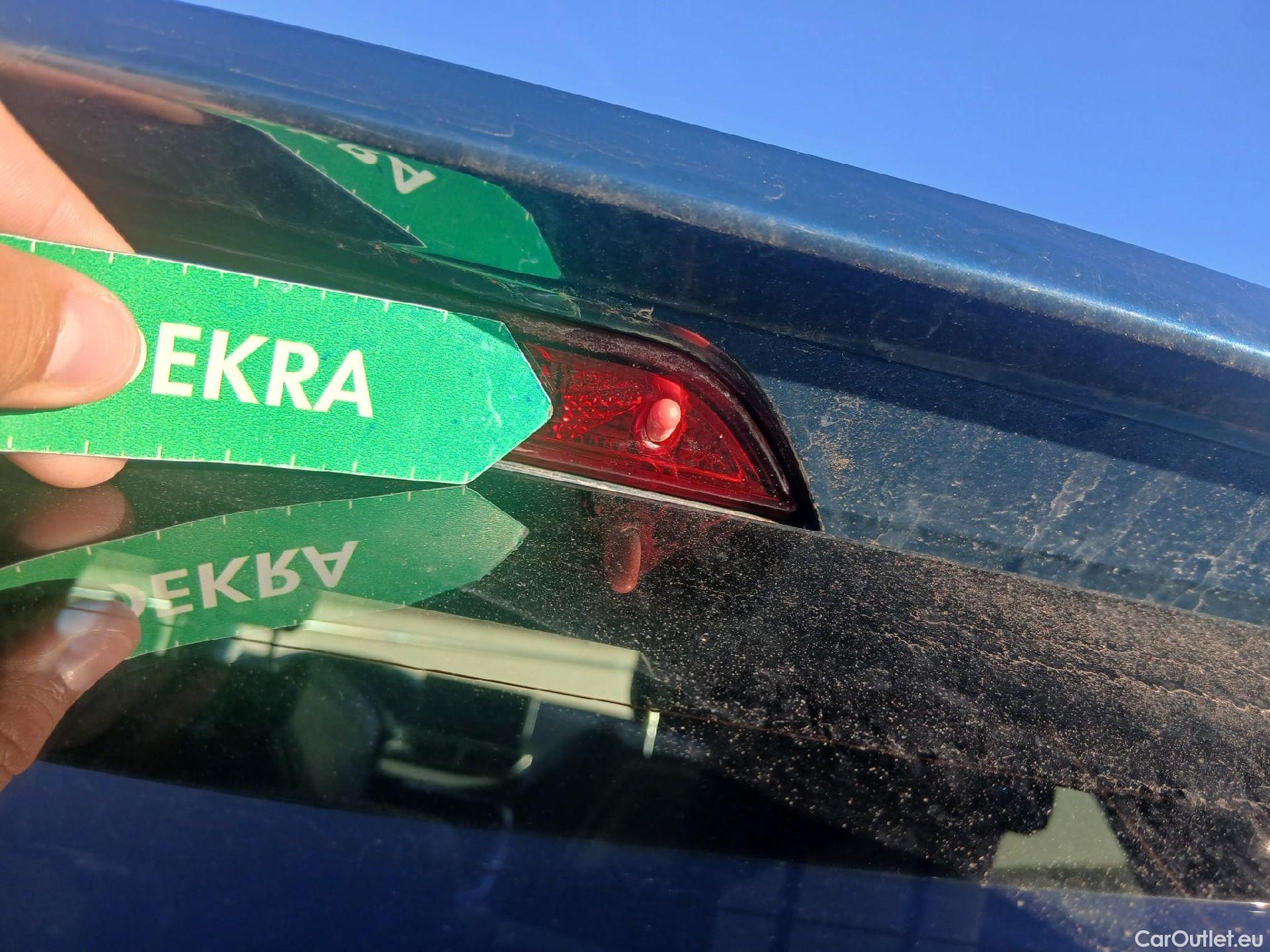  Peugeot  3008 PEUGEOT  / 2020 / 5P / todoterreno 1.5 BlueHDi 96kW S&S Allure Pack EAT8 #43