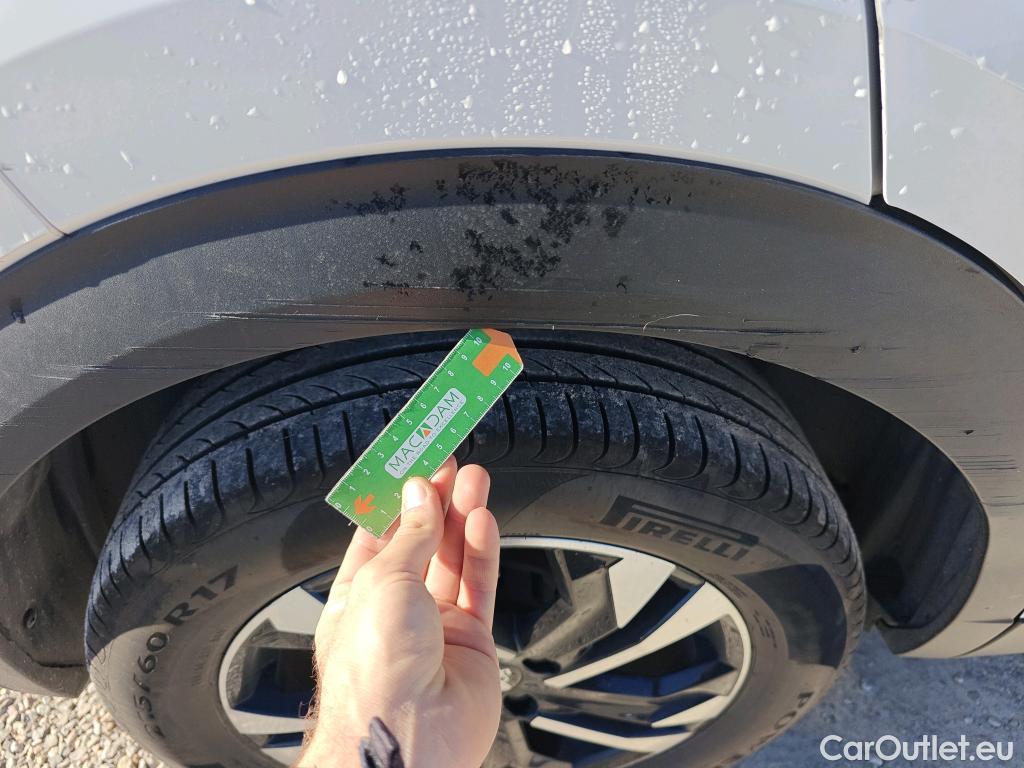  Peugeot  2008 PEUGEOT  / 2019 / 5P / todoterreno Allure BlueHDI 81kW (110CV) #44