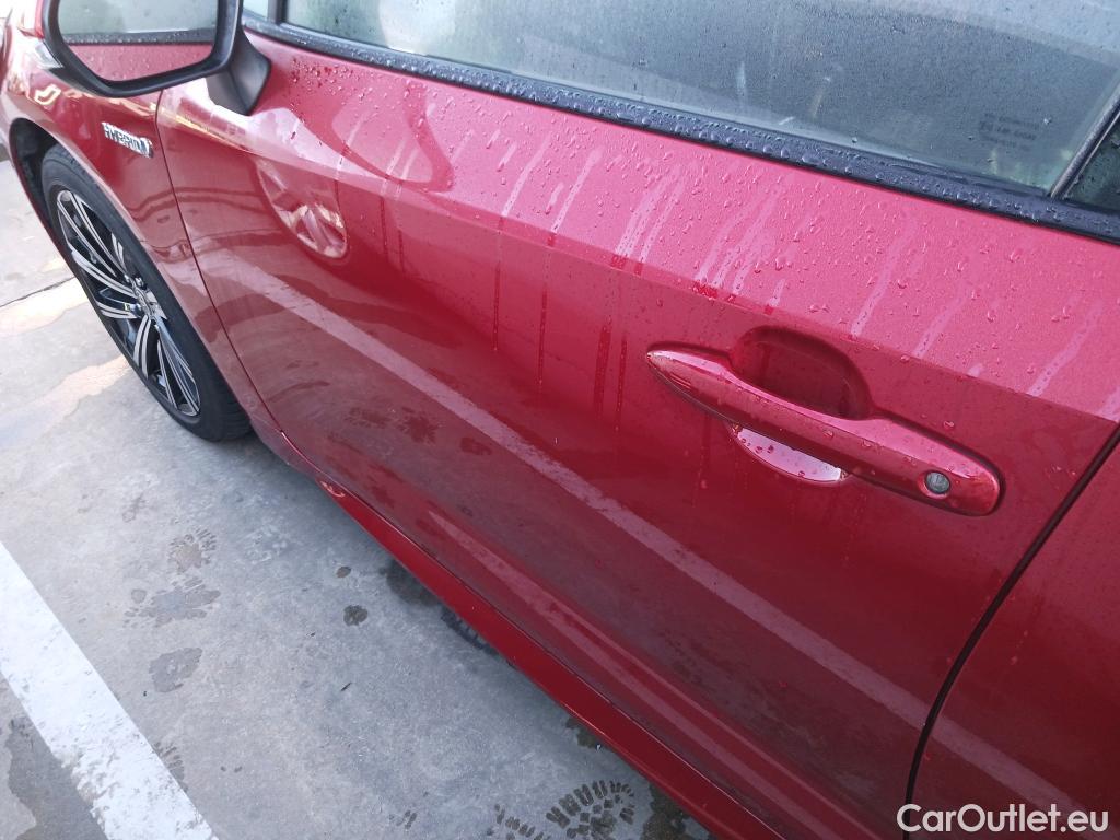  Toyota  Corolla TOYOTA  / 2020 / 5P / berlina con portón 1.8 125H STYLE E-CVT #20