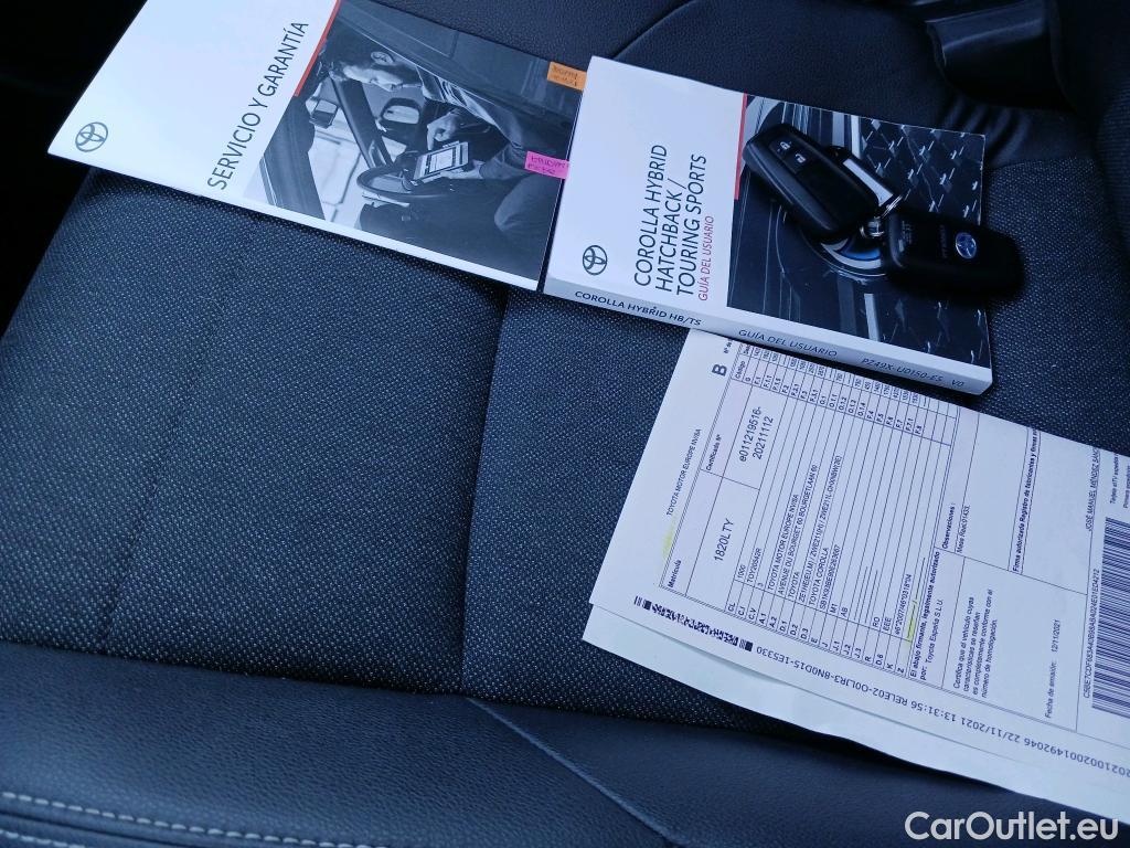  Toyota  Corolla TOYOTA  / 2020 / 5P / berlina con portón 1.8 125H STYLE E-CVT #5