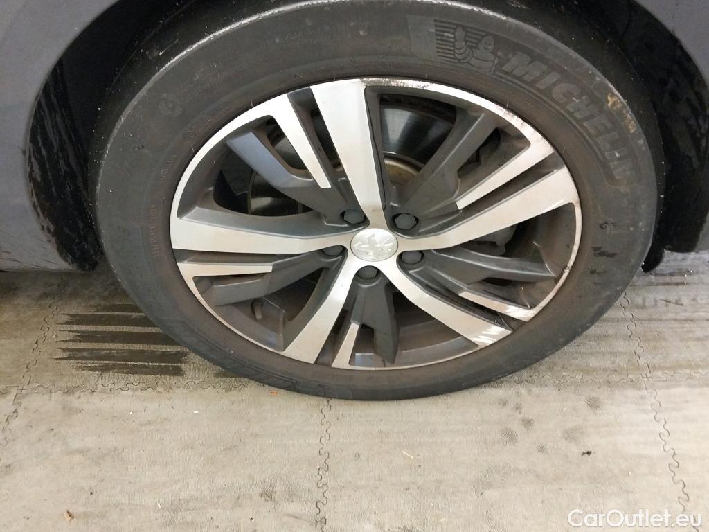  Peugeot  3008 PEUGEOT  Hybrid / 2016 / 5P / todoterreno 225 e-EAT8 Allure #7