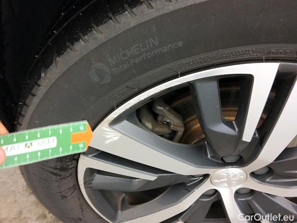  Peugeot  3008 PEUGEOT  Hybrid / 2016 / 5P / todoterreno 225 e-EAT8 Allure #6