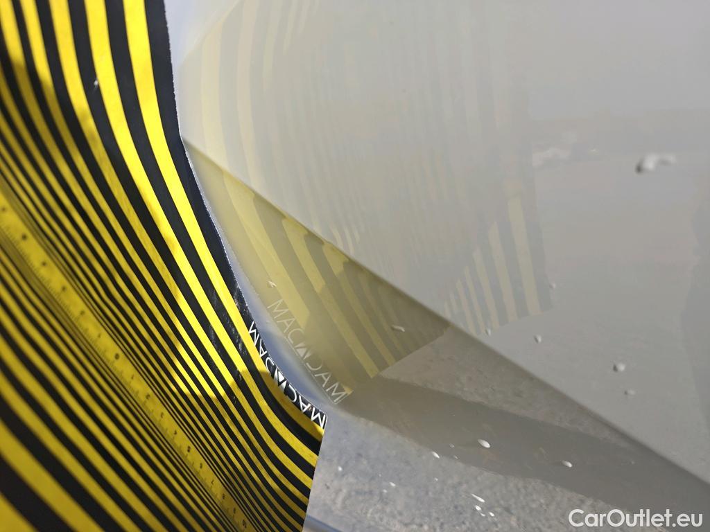  Peugeot  2008 PEUGEOT  / 2019 / 5P / todoterreno Allure BlueHDI 81kW (110CV) #27