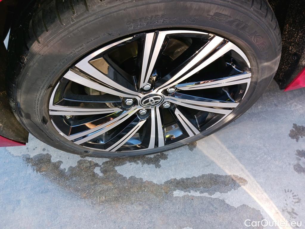  Toyota  Corolla TOYOTA  / 2020 / 5P / berlina con portón 1.8 125H STYLE E-CVT #25