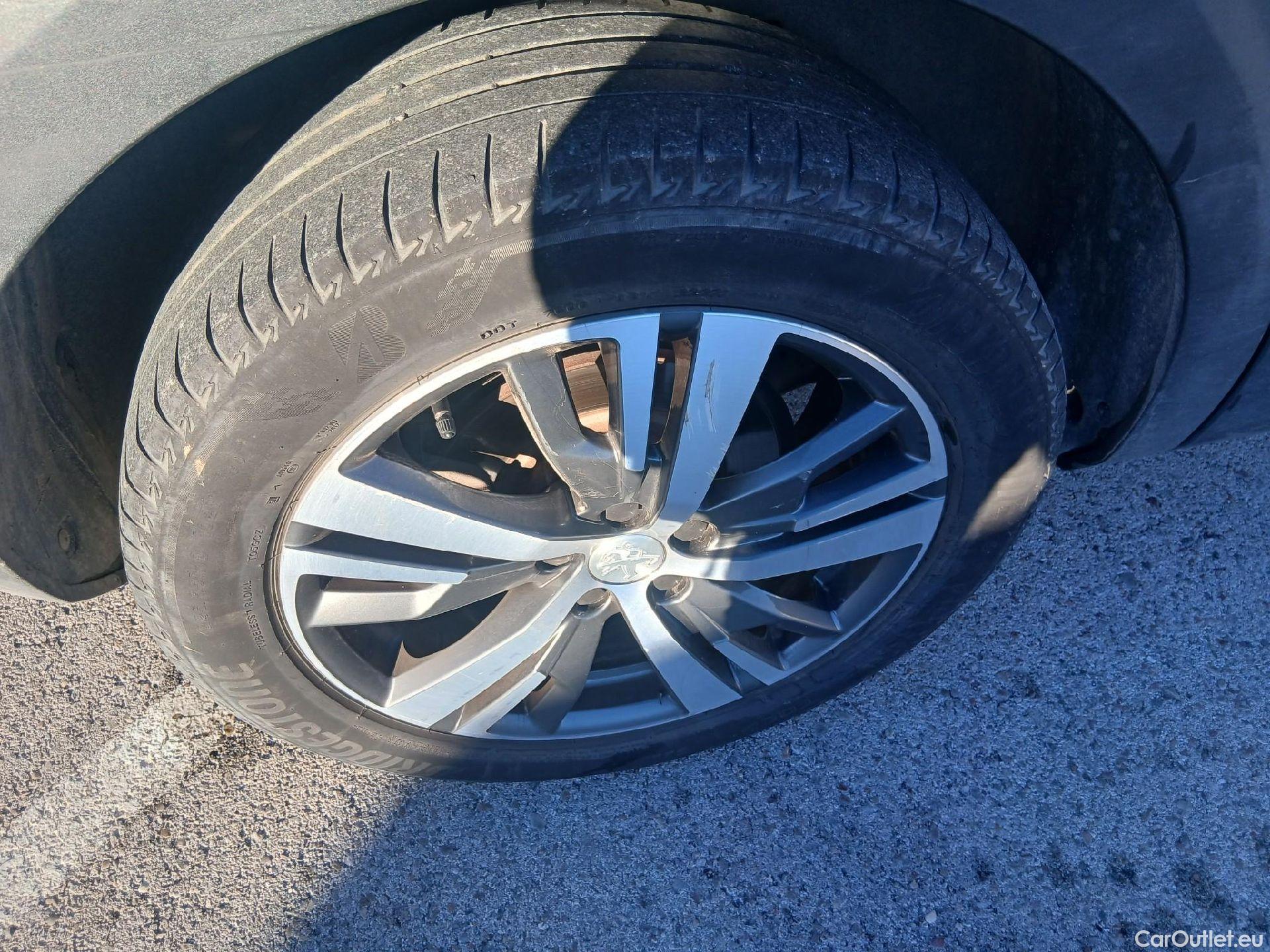  Peugeot  3008 PEUGEOT  / 2020 / 5P / todoterreno 1.5 BlueHDi 96kW S&S Allure Pack EAT8 #7