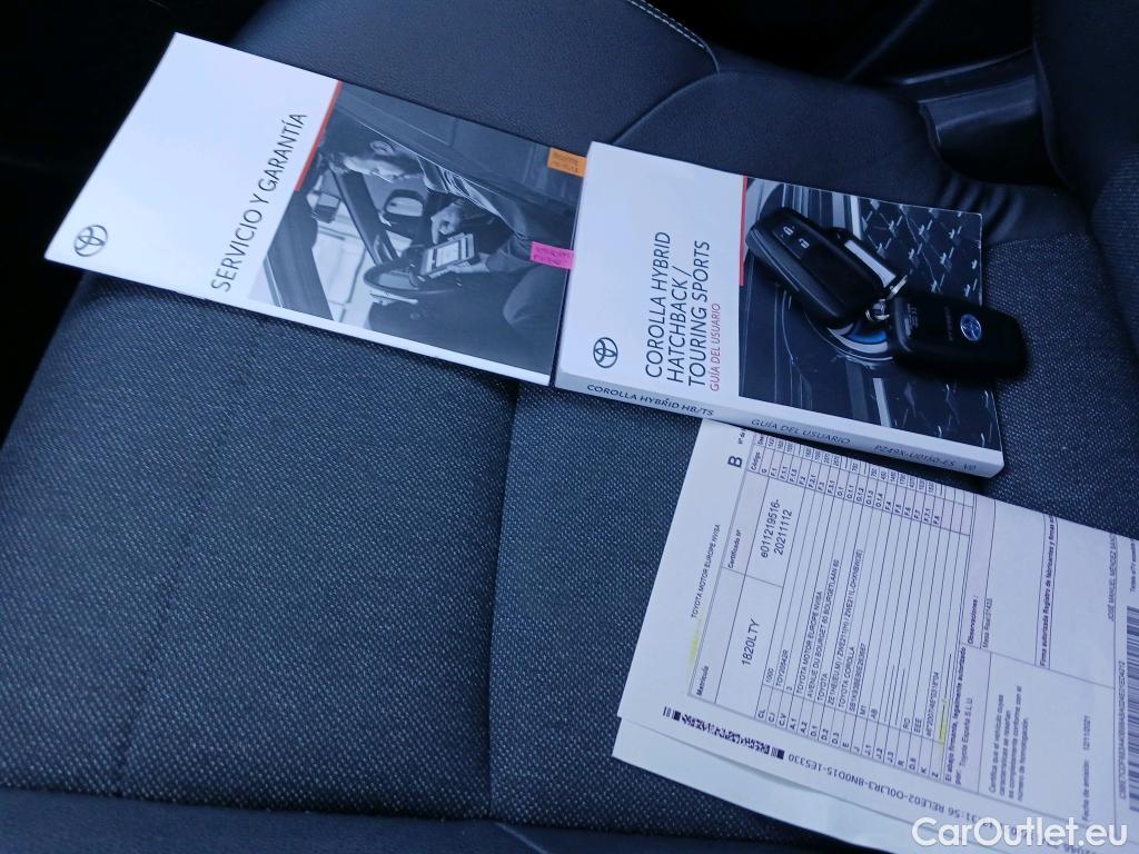  Toyota  Corolla TOYOTA  / 2020 / 5P / berlina con portón 1.8 125H STYLE E-CVT #6