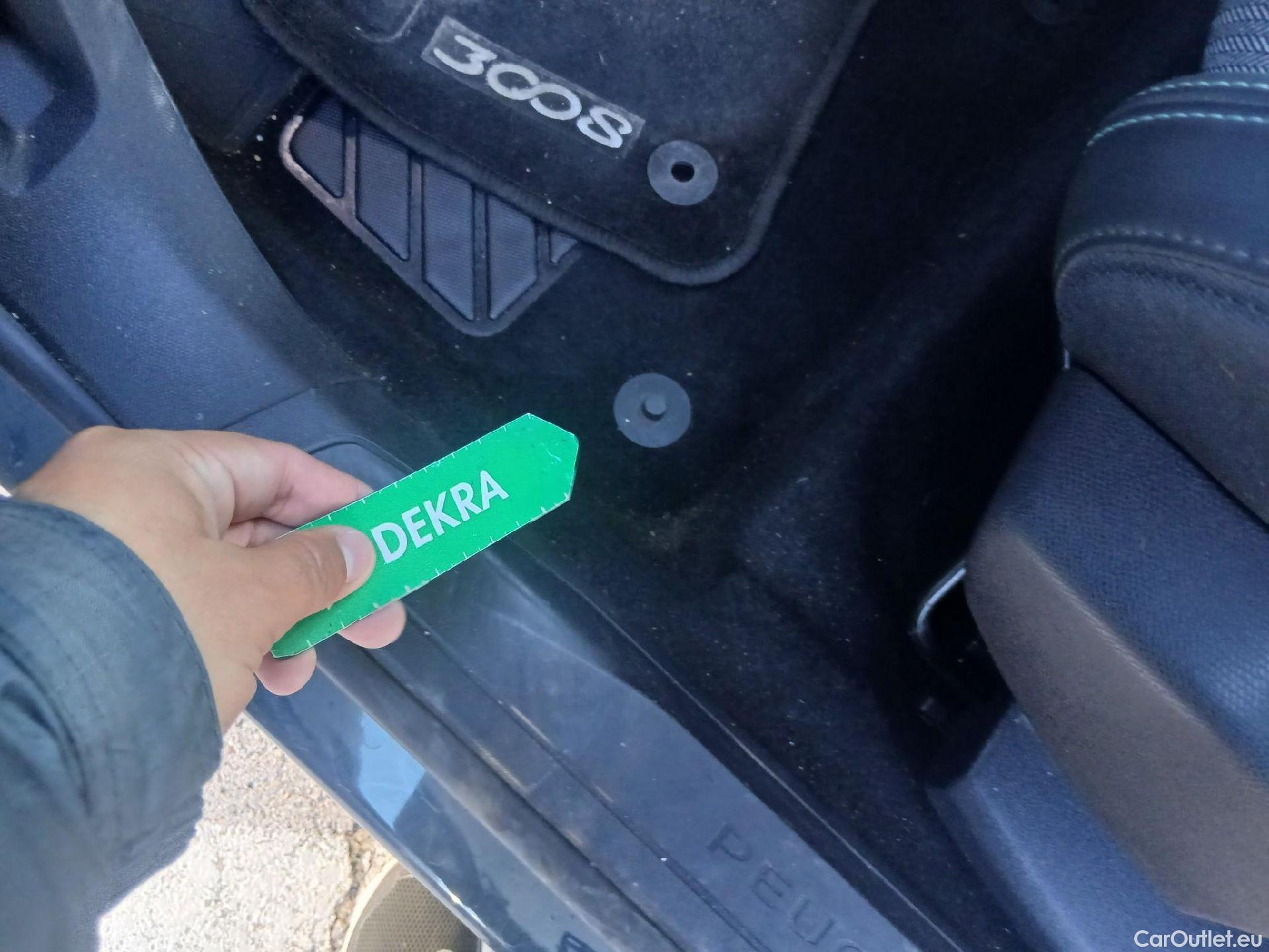  Peugeot  3008 PEUGEOT  / 2020 / 5P / todoterreno 1.5 BlueHDi 96kW S&S Allure Pack EAT8 #13