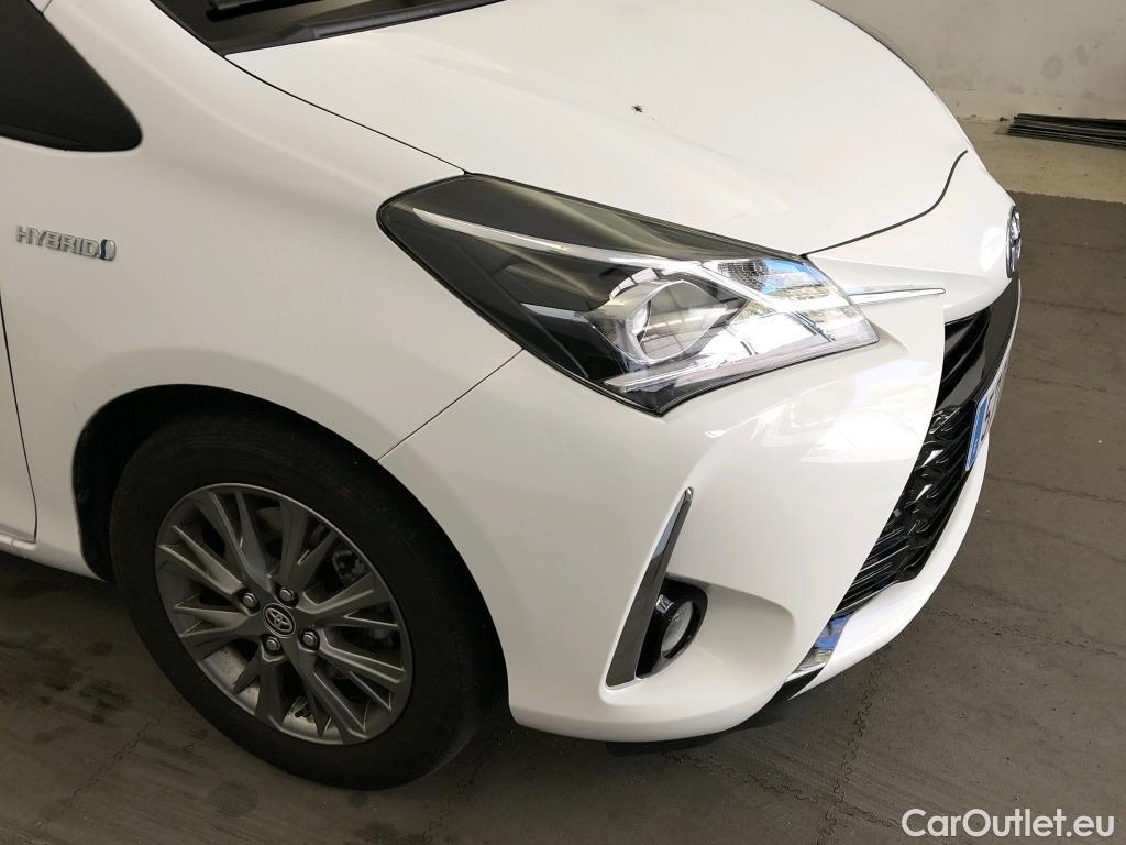  Toyota  Yaris TOYOTA  / 2017 / 5P / berlina con portón 1.5 100H Active #11