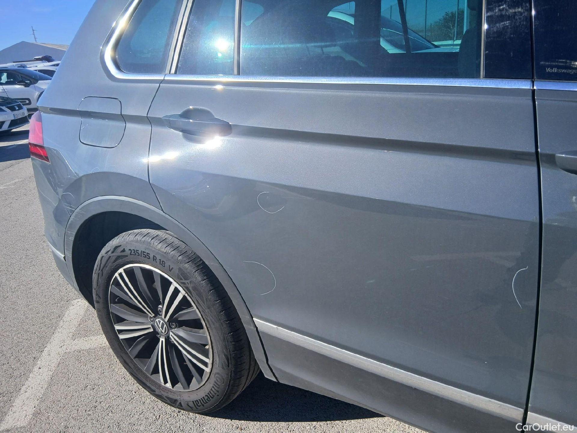  Volkswagen  Tiguan VOLKSWAGEN  / 2020 / 5P / todoterreno Life 2.0 TDI 110kW (150CV) DSG #36