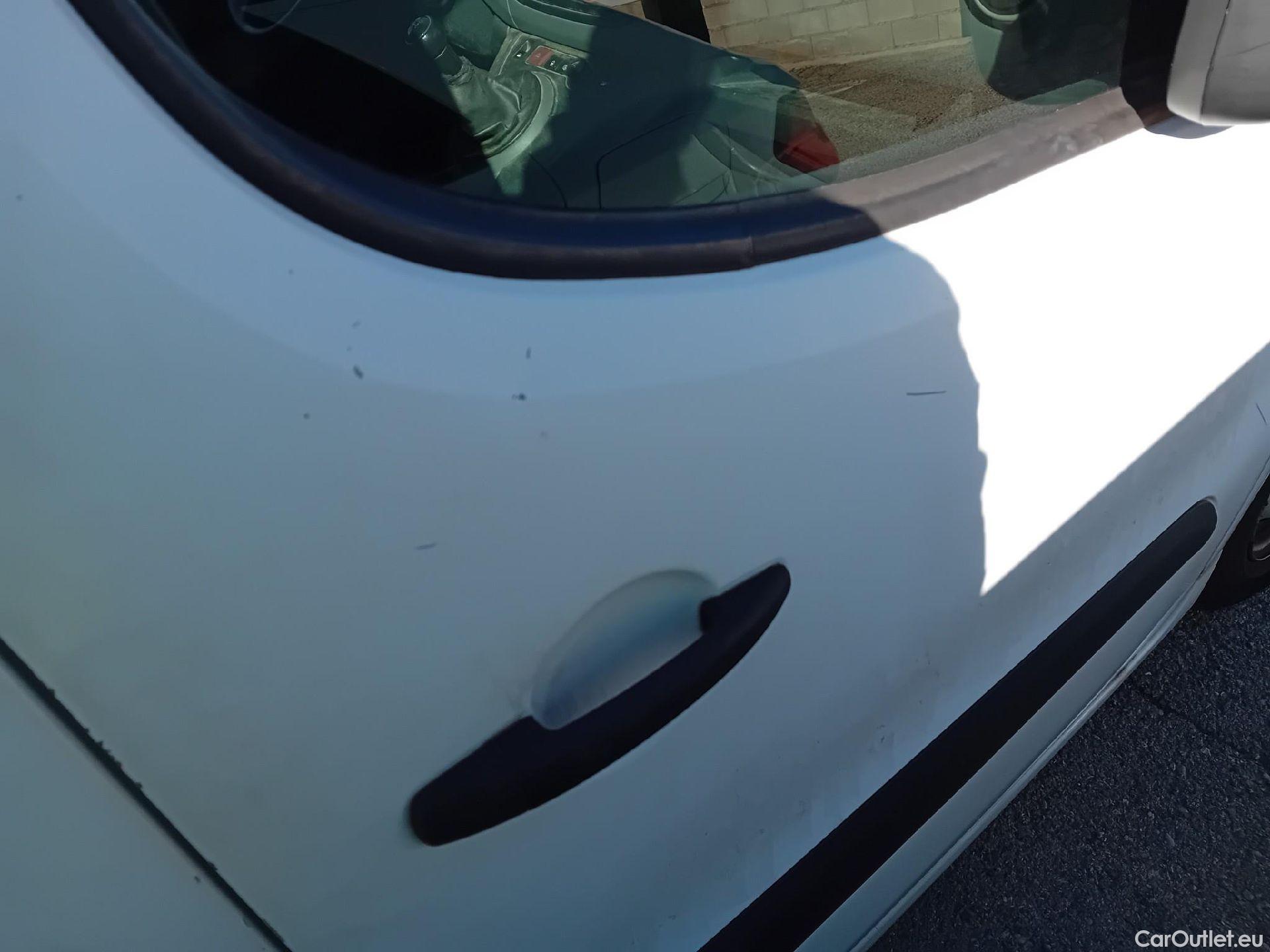  Citroen  Berlingo CITROEN  / 2015 / 3P / furgón derivado de turismo BlueHDi 74KW (100CV) #30