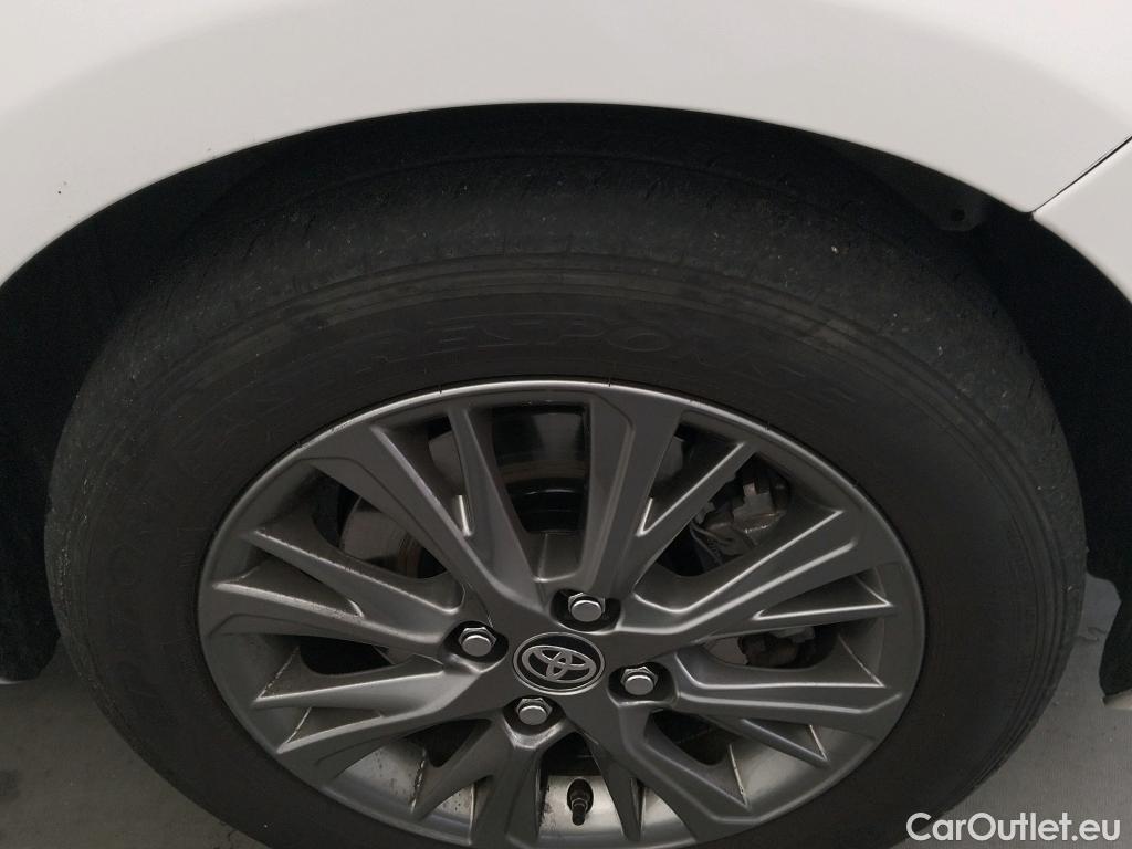  Toyota  Yaris TOYOTA  / 2017 / 5P / berlina con portón 1.5 100H Active #7