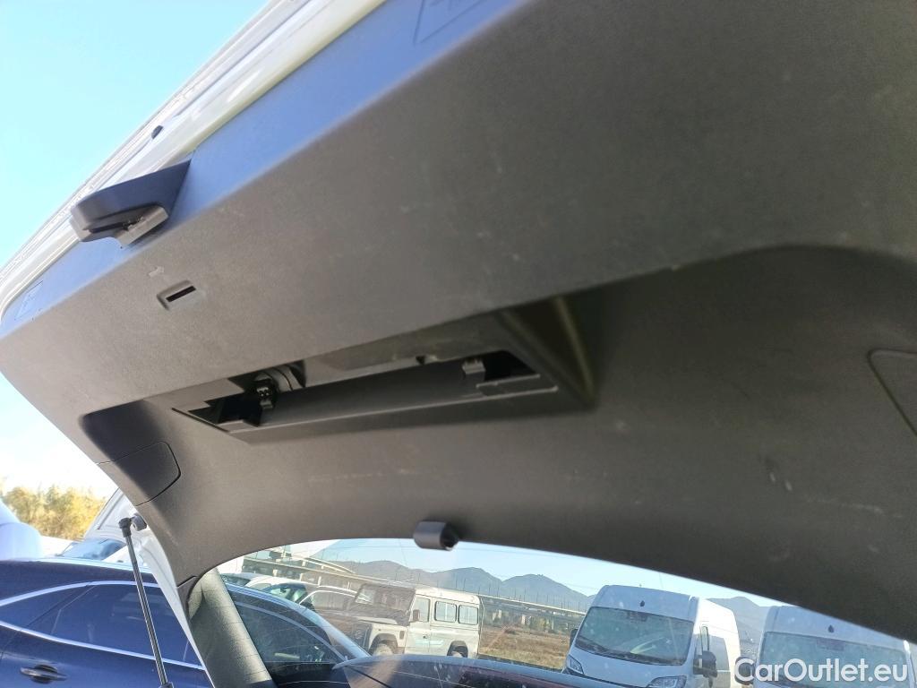  Volkswagen  Golf  VOLKSWAGEN / 2020 / 5P / berlina con portón Life 1.0 eTSI 81kW (110CV) DSG #9