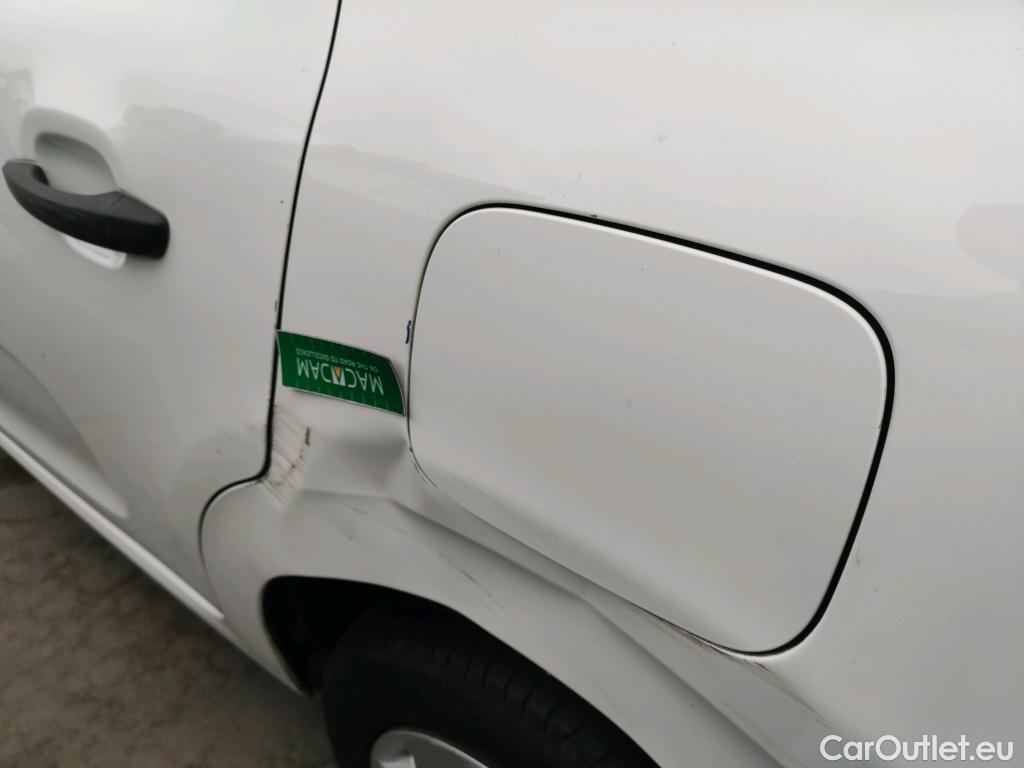  Citroen  C3 CITROEN  / 2016 / 5P / berlina comercial BlueHDi 73KW (100CV) S&S Comercial #15