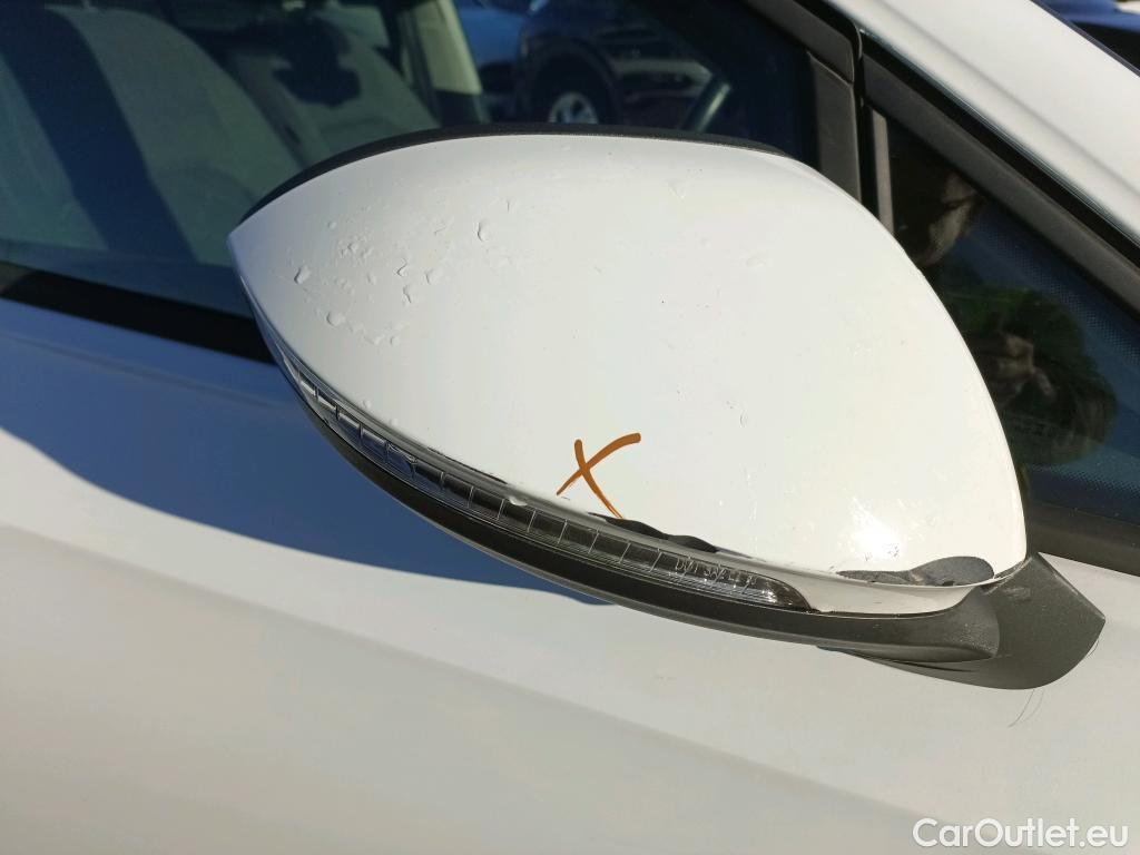  Volkswagen  Golf  VOLKSWAGEN / 2020 / 5P / berlina con portón Life 1.0 eTSI 81kW (110CV) DSG #18