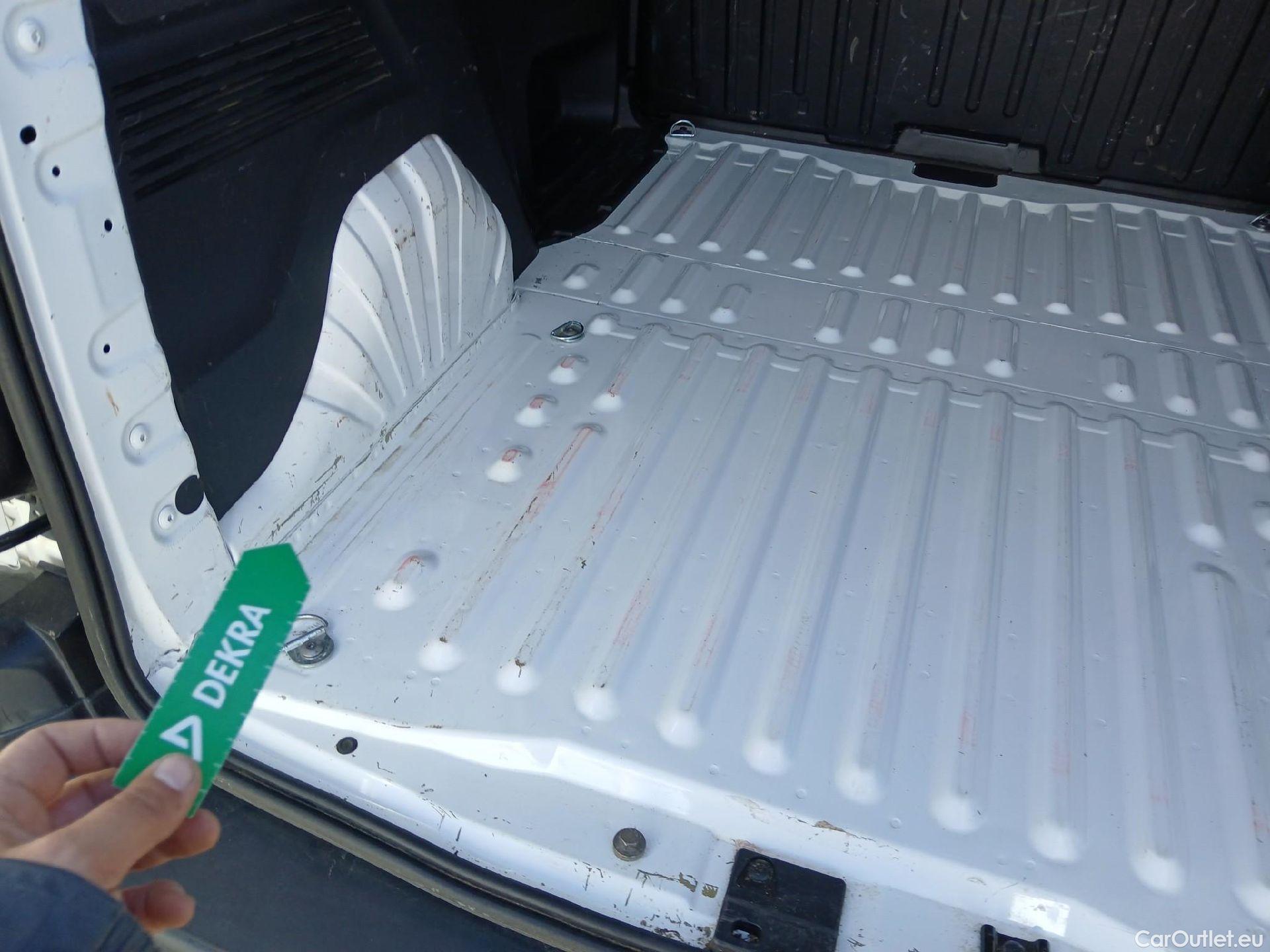  Opel  Combo OPEL  / 2018 / 3P / furgón derivado de turismo 1.6 TD S/S 74kW (100CV) Express L H1 650 #6