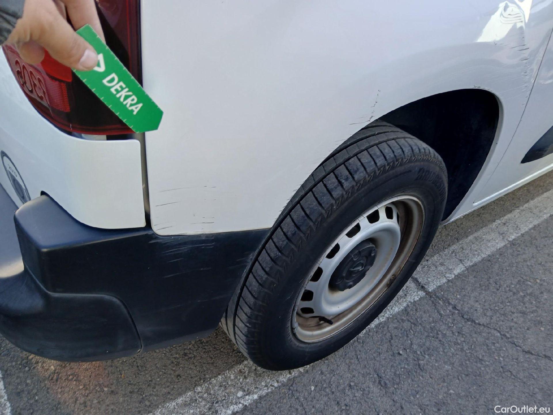  Opel  Combo OPEL  / 2018 / 3P / furgón derivado de turismo 1.6 TD S/S 74kW (100CV) Express L H1 650 #37