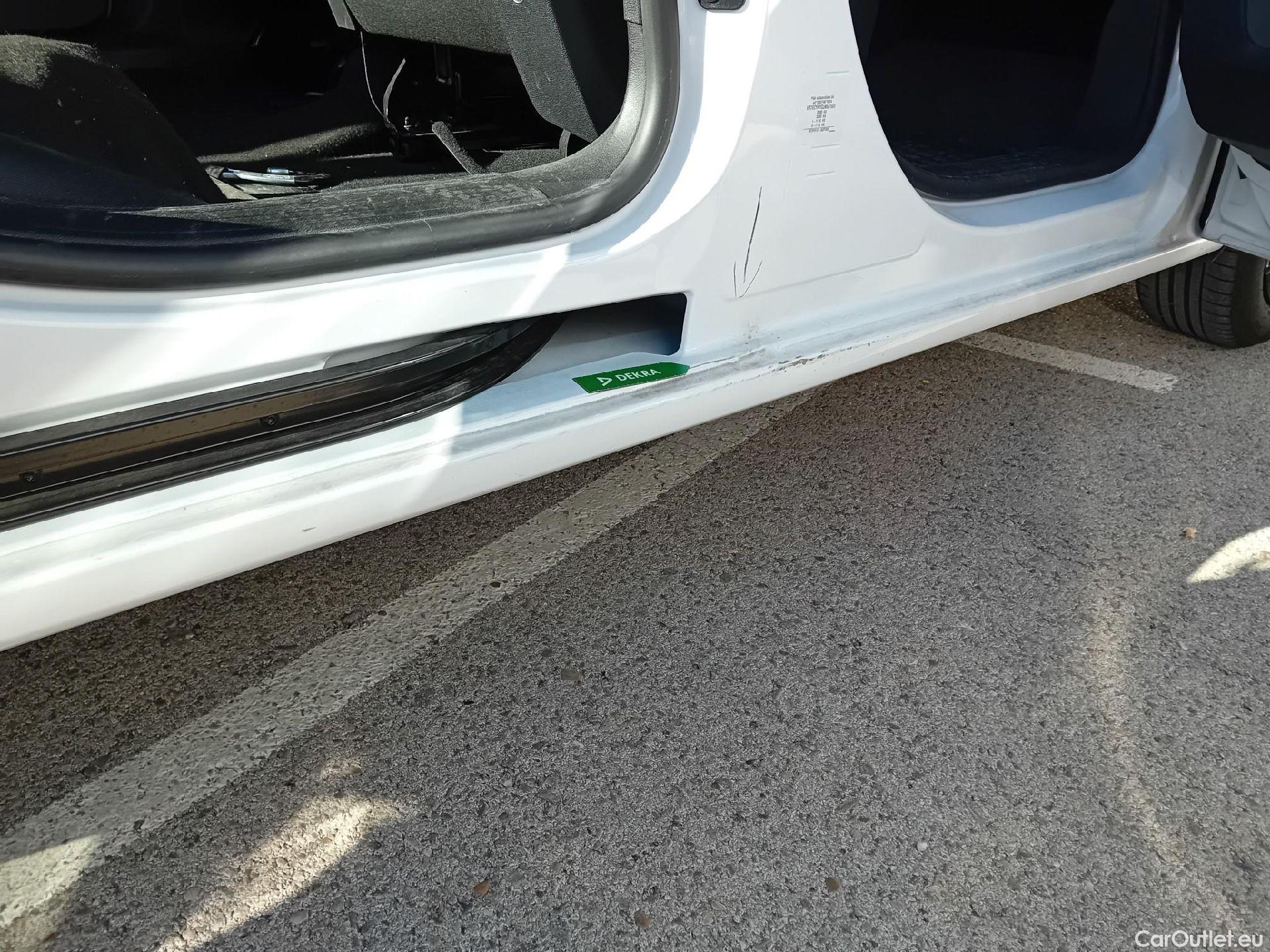  Citroen  Berlingo CITROEN  / 2018 / 5P / monovolumen compacto Talla M BlueHDi 100 S&S 100 AÑOS #RAMPA TRASERA DE ACCESO# #4