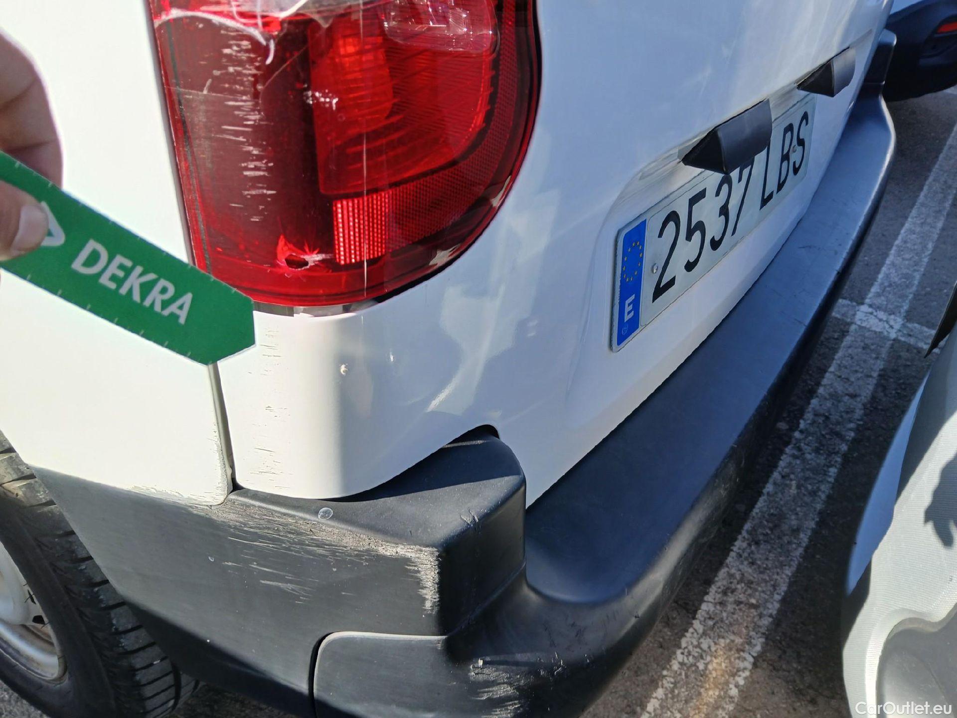  Opel  Combo OPEL  / 2018 / 3P / furgón derivado de turismo 1.6 TD S/S 74kW (100CV) Express L H1 650 #33