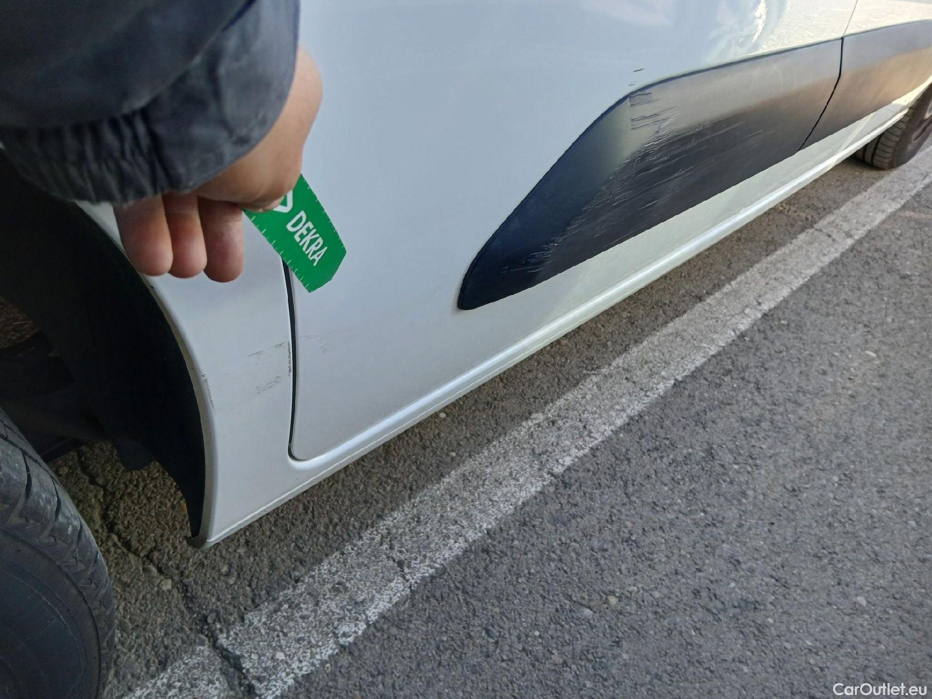  Opel  Combo OPEL  / 2018 / 3P / furgón derivado de turismo 1.6 TD S/S 74kW (100CV) Express L H1 650 #39