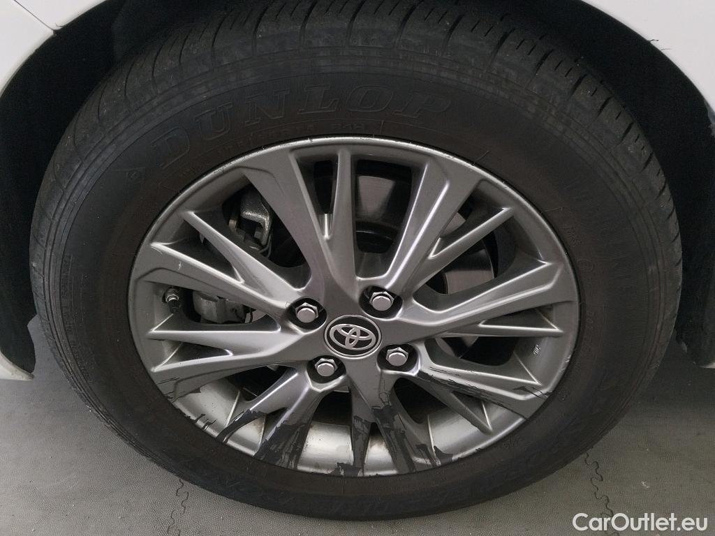  Toyota  Yaris TOYOTA  / 2017 / 5P / berlina con portón 1.5 100H Active #9