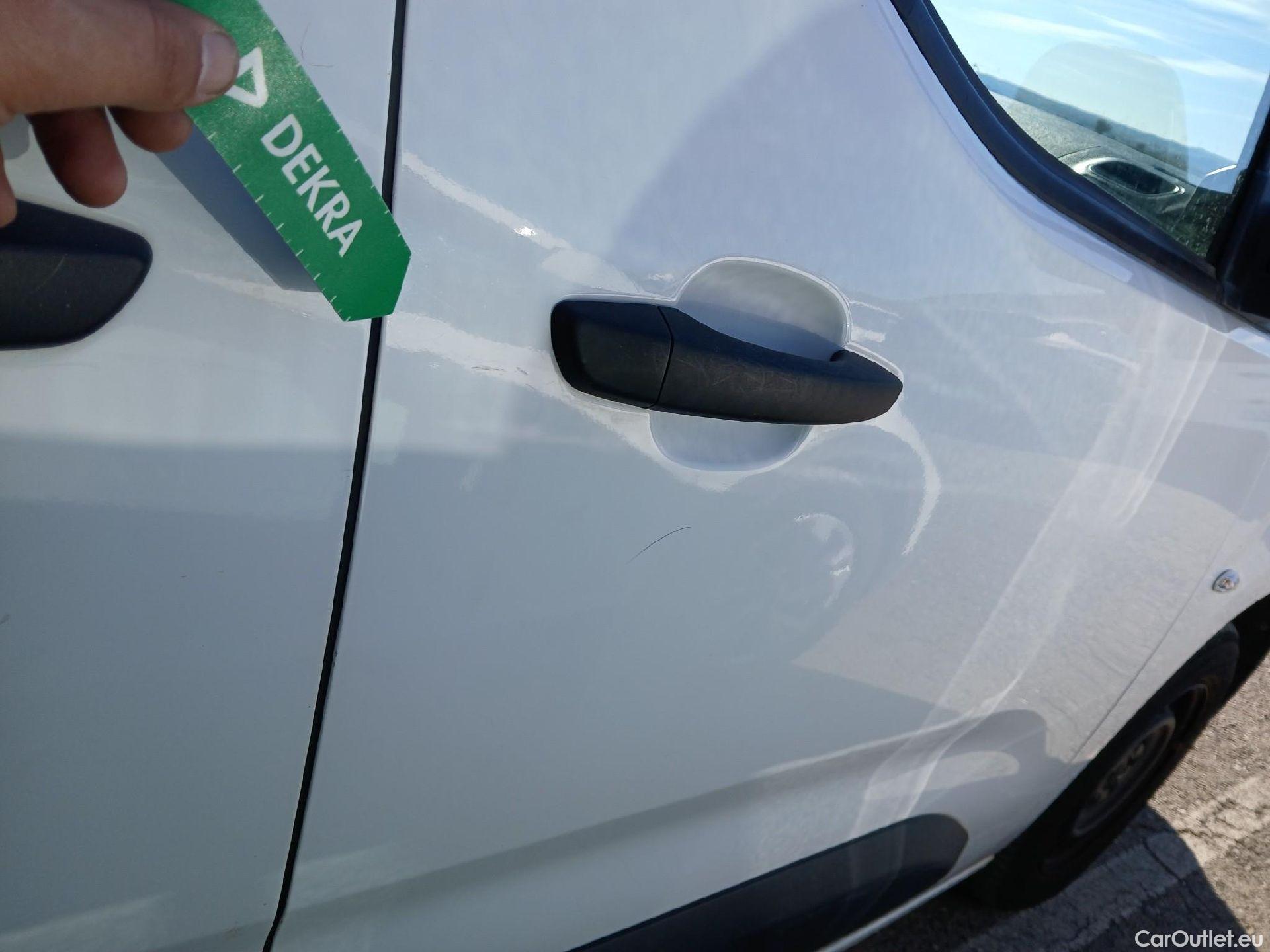  Opel  Combo OPEL  / 2018 / 3P / furgón derivado de turismo 1.6 TD S/S 74kW (100CV) Express L H1 650 #52