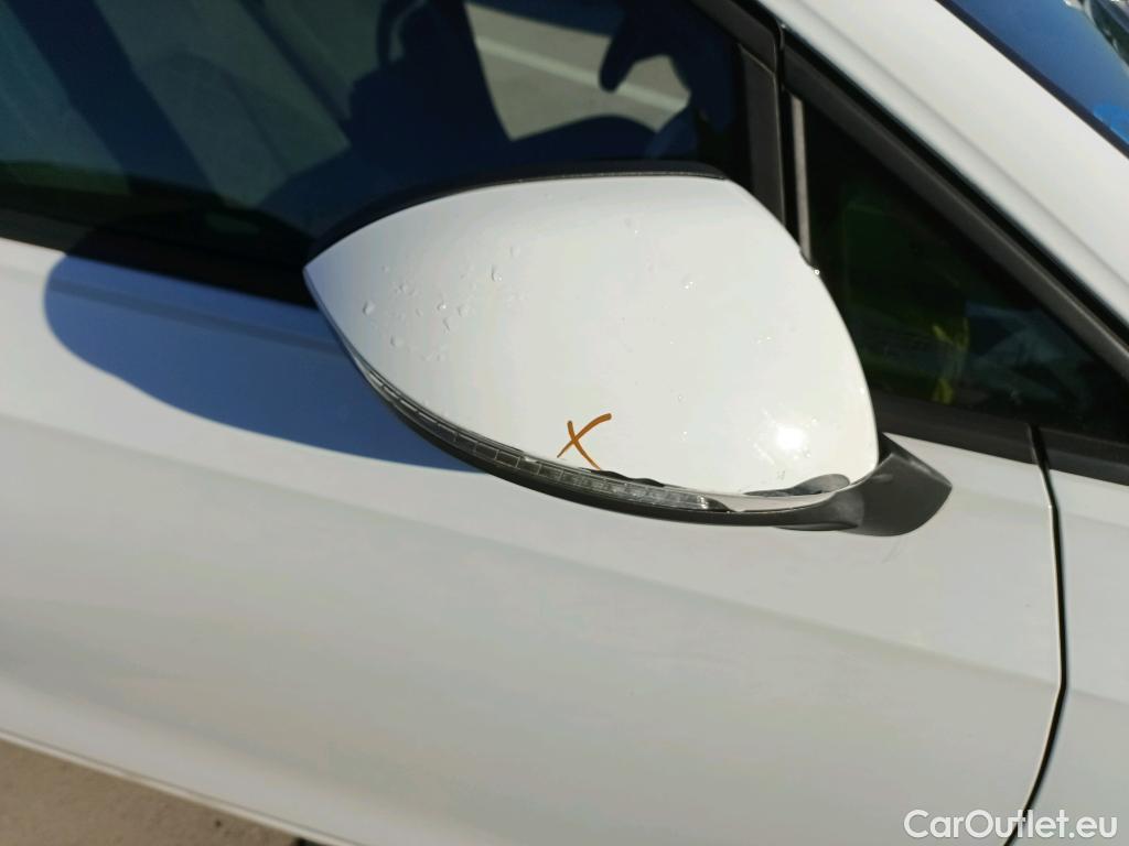  Volkswagen  Golf  VOLKSWAGEN / 2020 / 5P / berlina con portón Life 1.0 eTSI 81kW (110CV) DSG #17